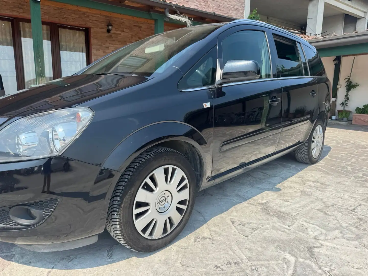 Opel Zafira 1.6 16V ecoM 150CV Turbo One Schwarz - 1