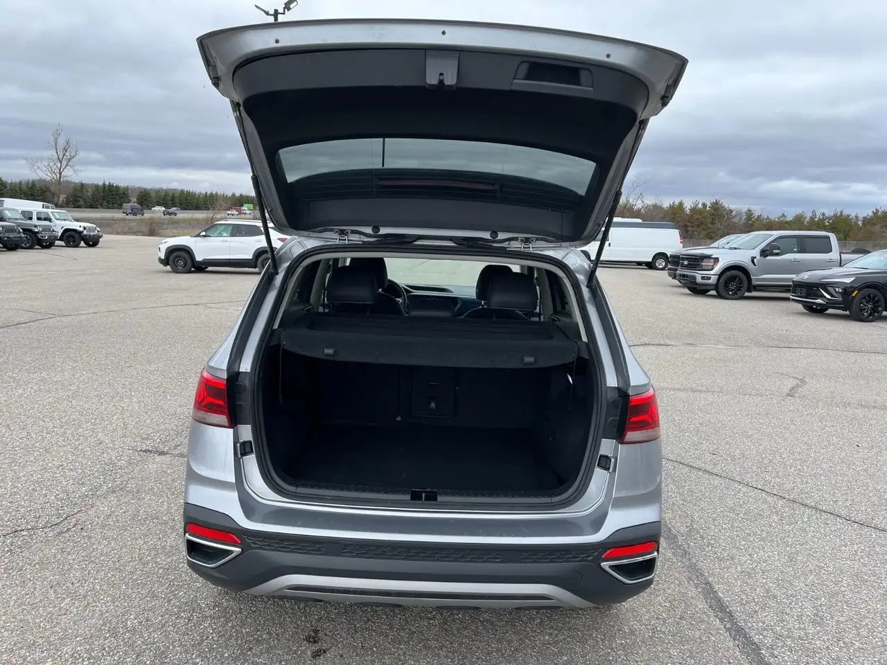 Volkswagen Taos снимка Volkswagen Taos