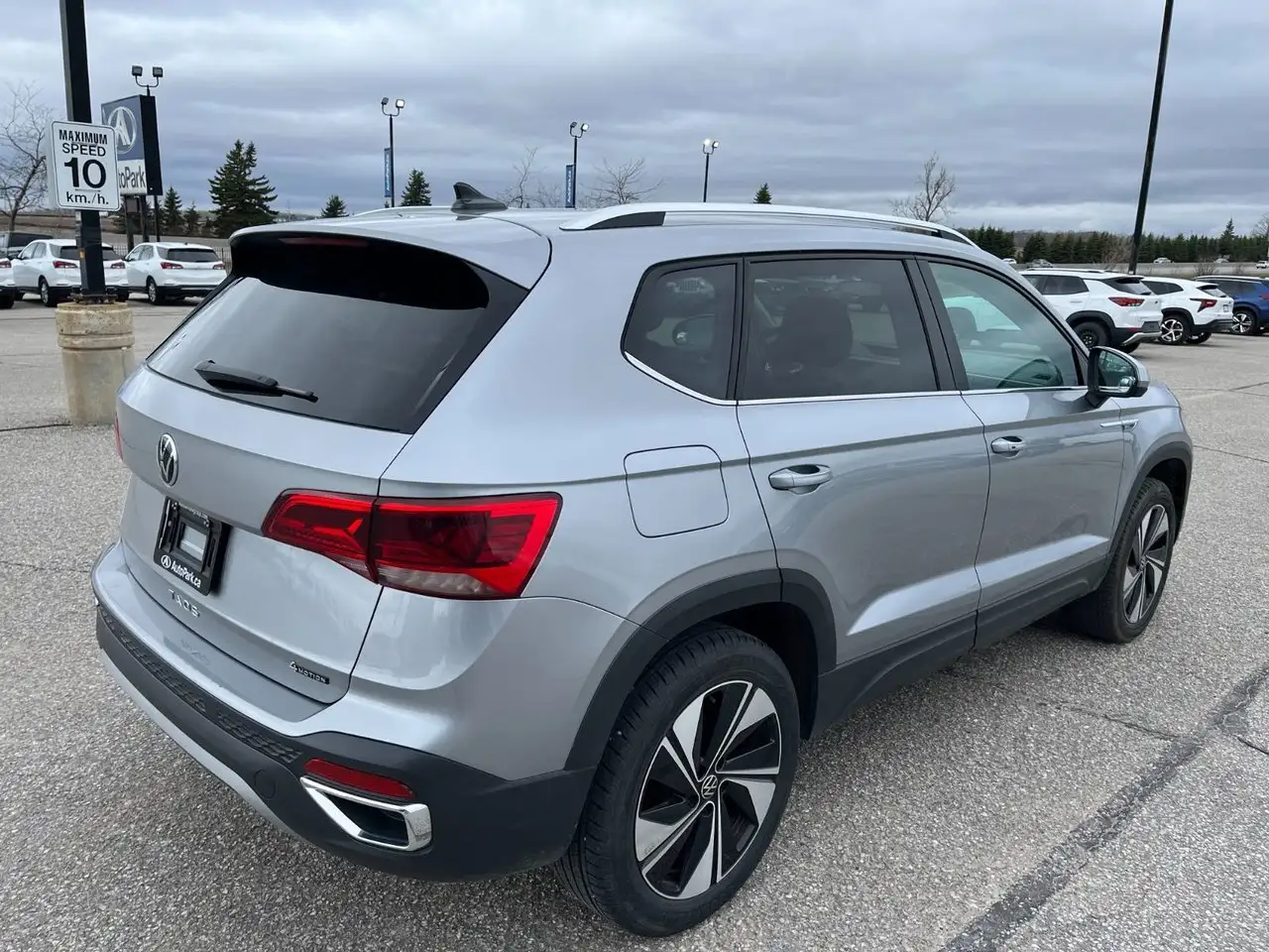 Volkswagen Taos снимка Volkswagen Taos