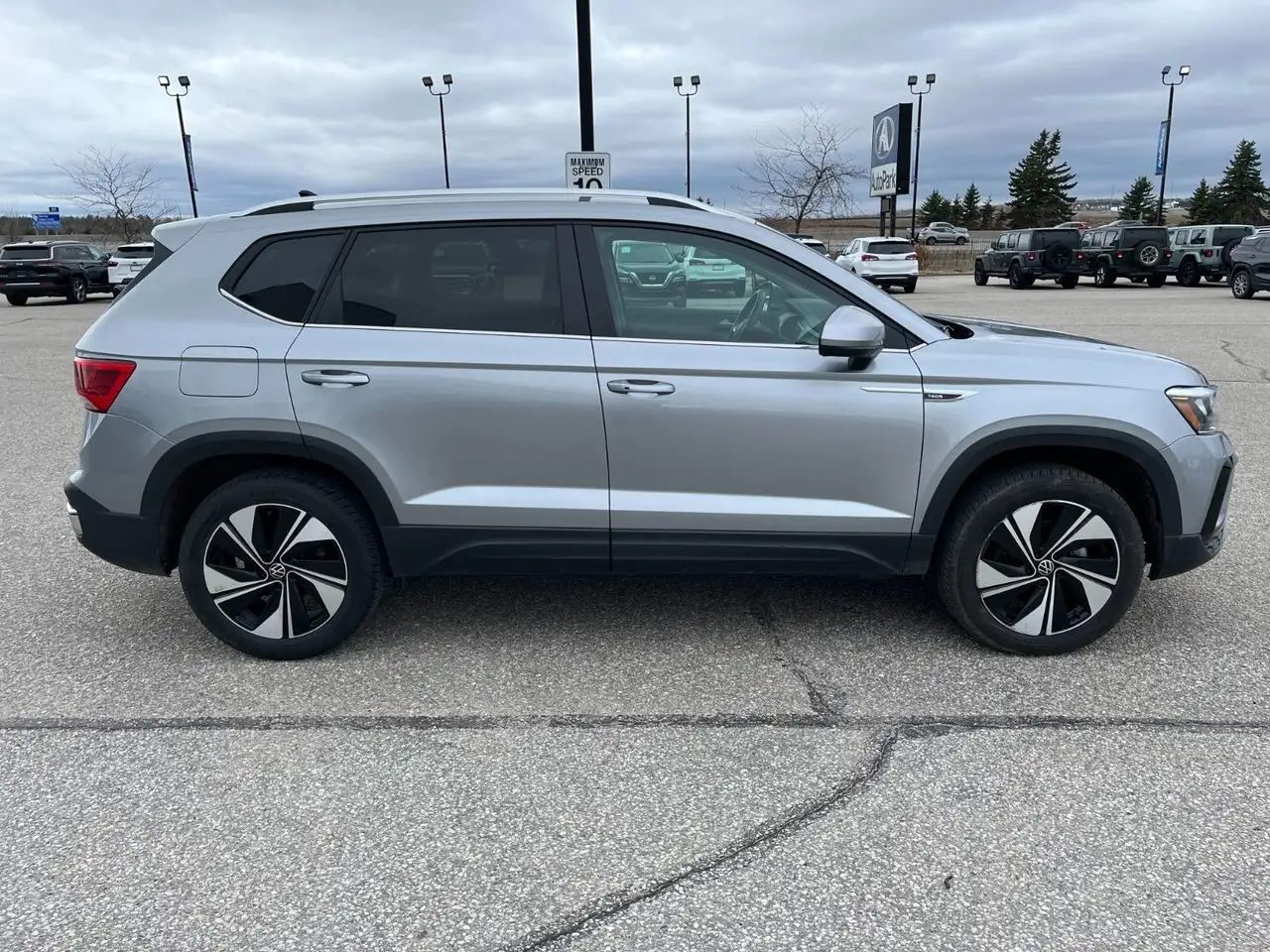 Volkswagen Taos снимка Volkswagen Taos