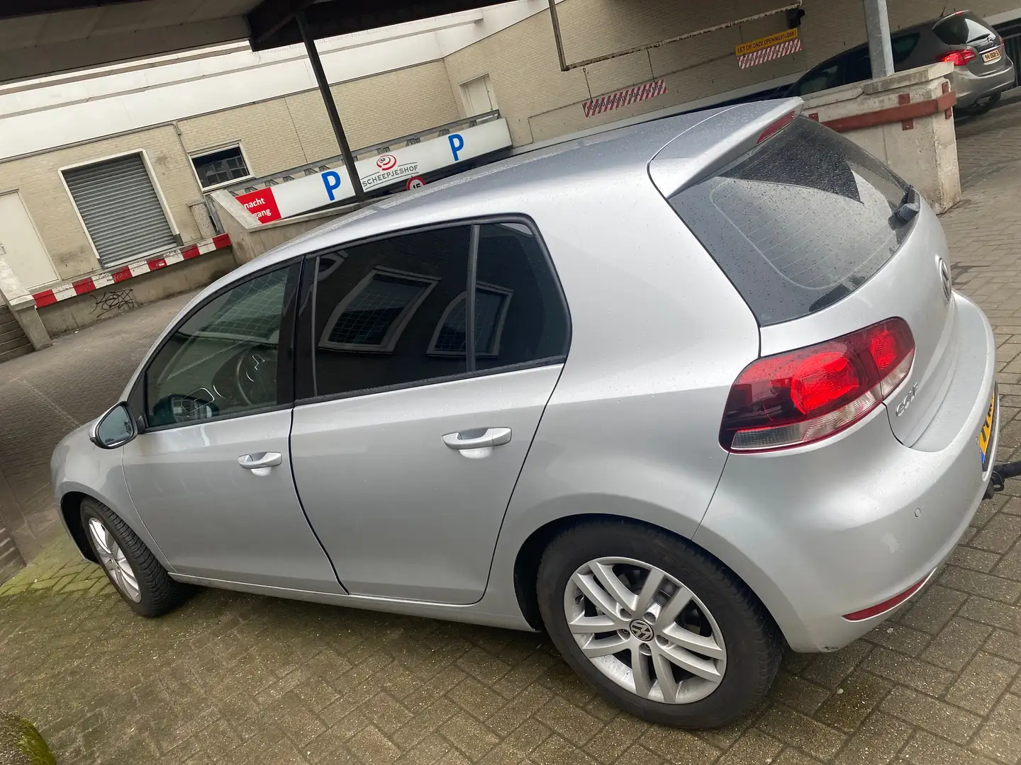 Volkswagen Golf Golf 1.2 TSI Highl. BlueM Zilver - 2
