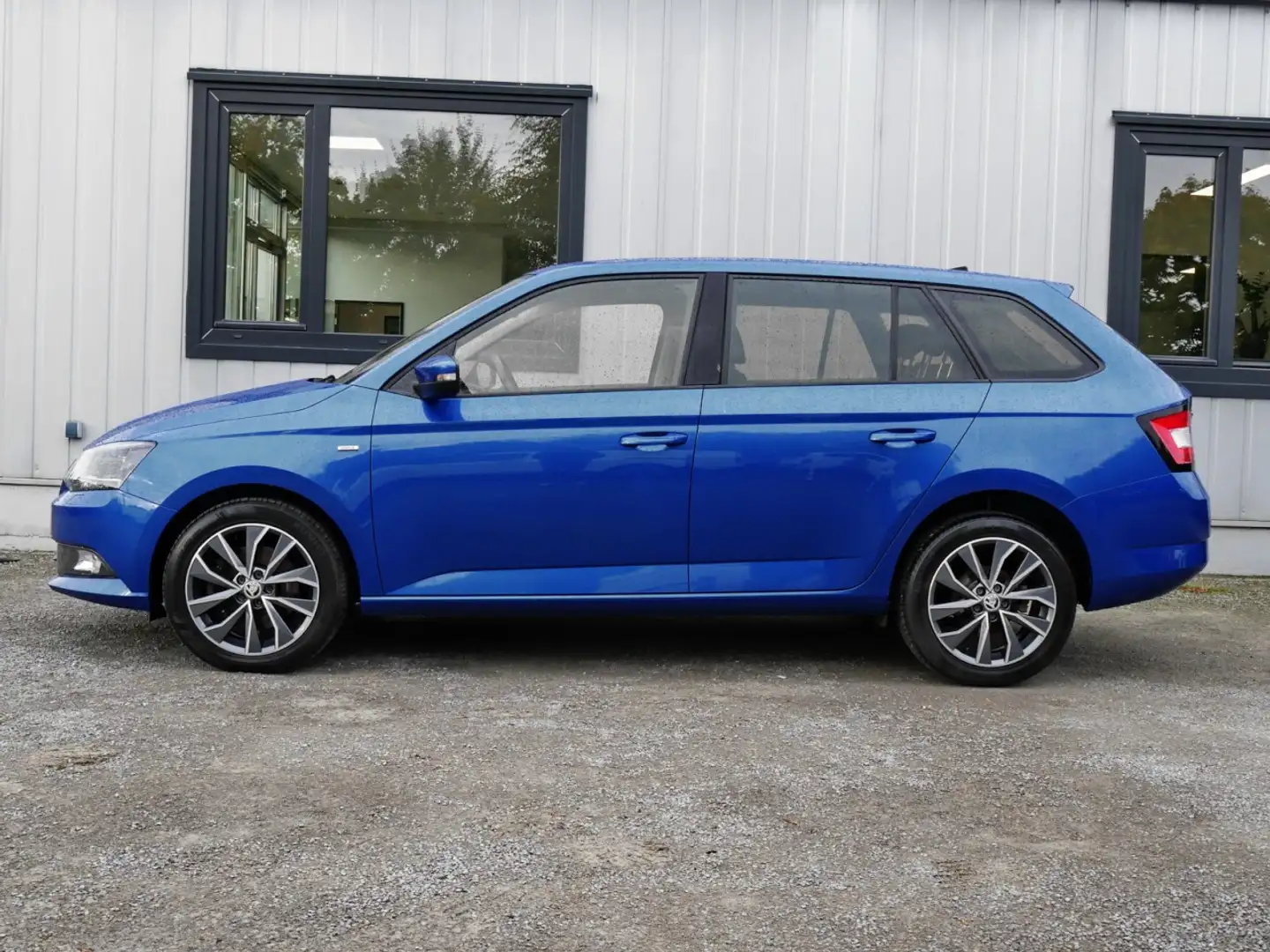 Skoda Fabia Combi Ambition 1.0 TSI Aut.+Navi+ParkPilot Klima Bleu - 2