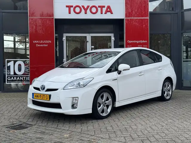 Toyota Prius 1.8 Comfort CLIMA PARKEERSENSOR HEAD UP DISPLAY DE