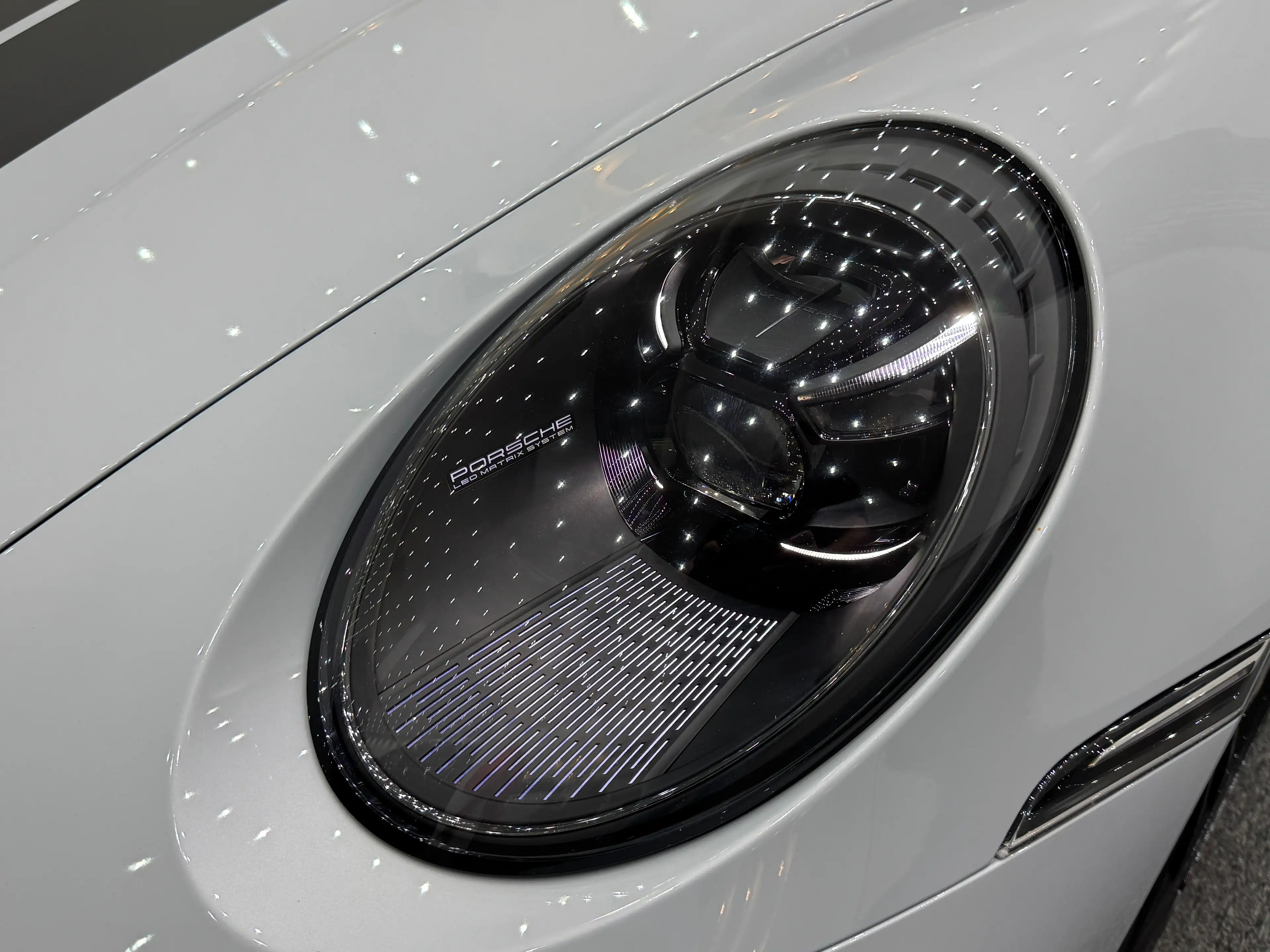 Porsche 992 Carrera 4 GTS*PorscheApproved*Matrix*RaceTex*Carbon* — photo 11