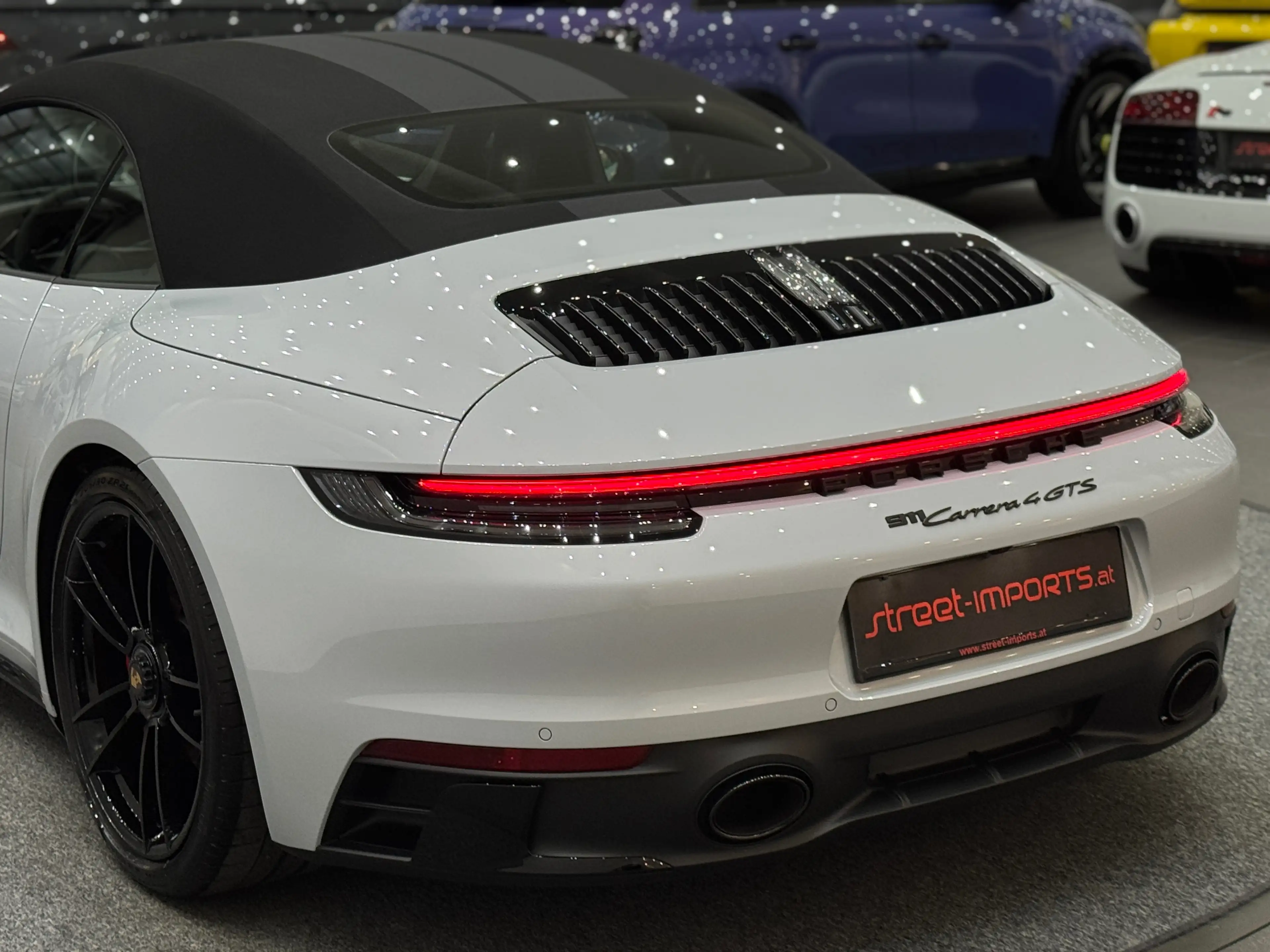 Porsche 992 Carrera 4 GTS*PorscheApproved*Matrix*RaceTex*Carbon* — photo 15