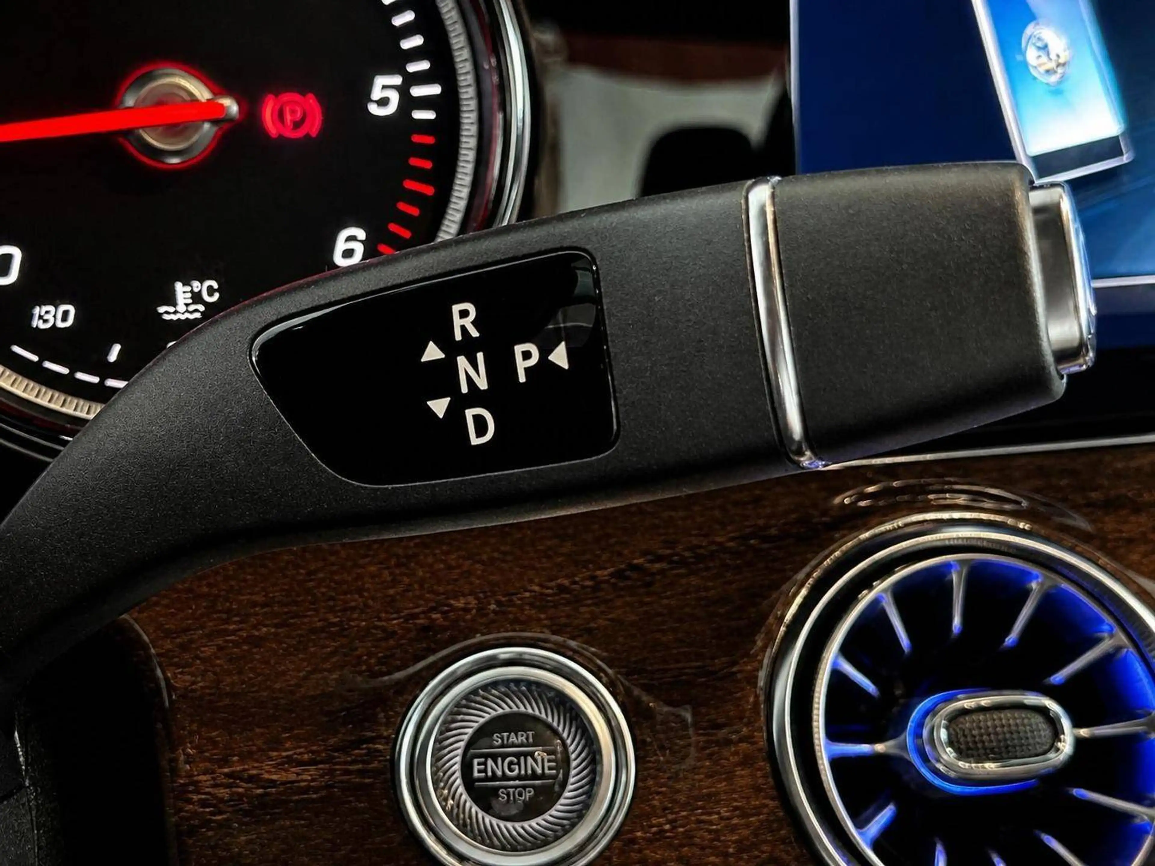 Mercedes-Benz CLS 220 *1. Hand + LED + Ambiente — photo 14