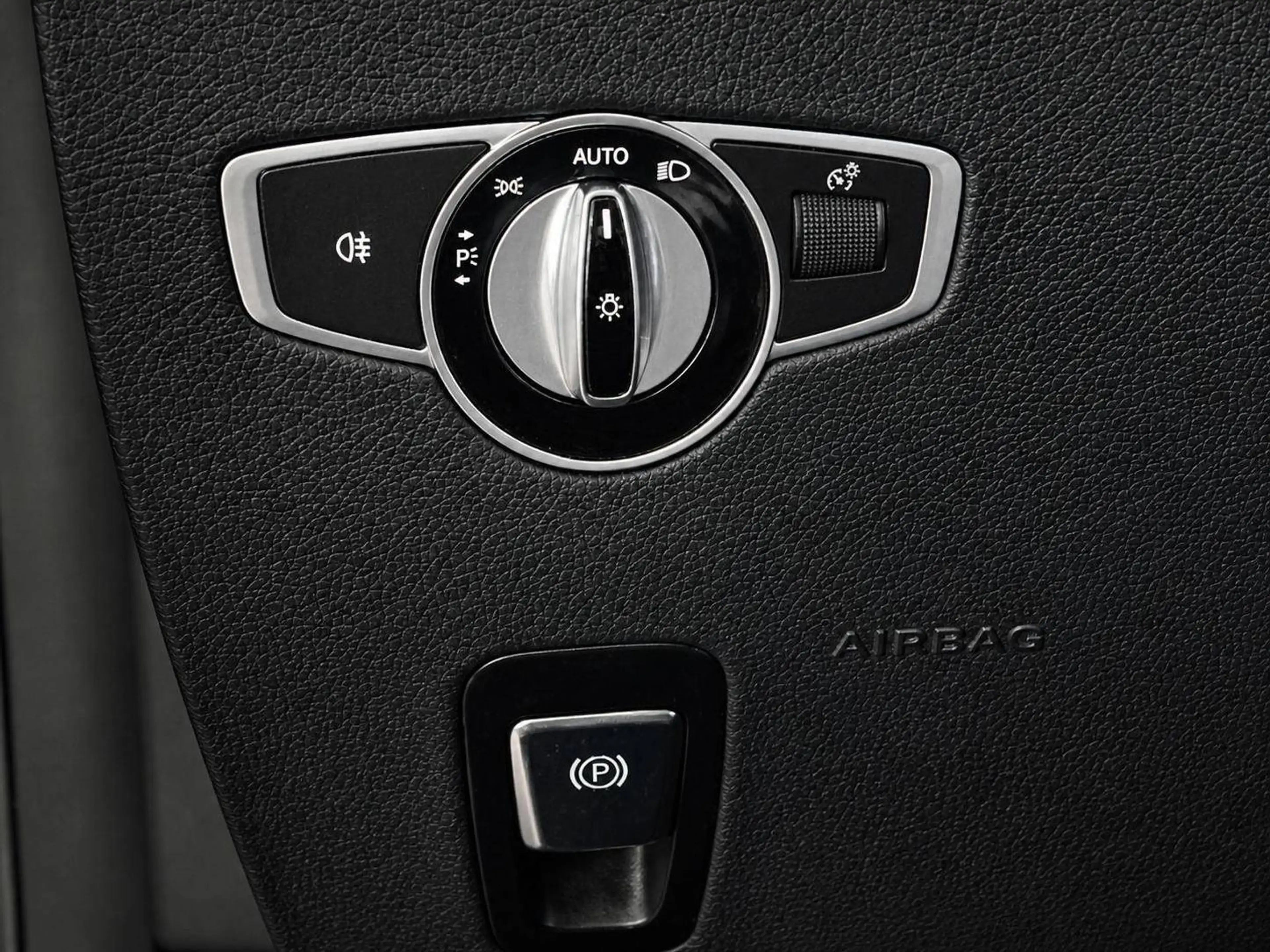Mercedes-Benz CLS 220 *1. Hand + LED + Ambiente — photo 11