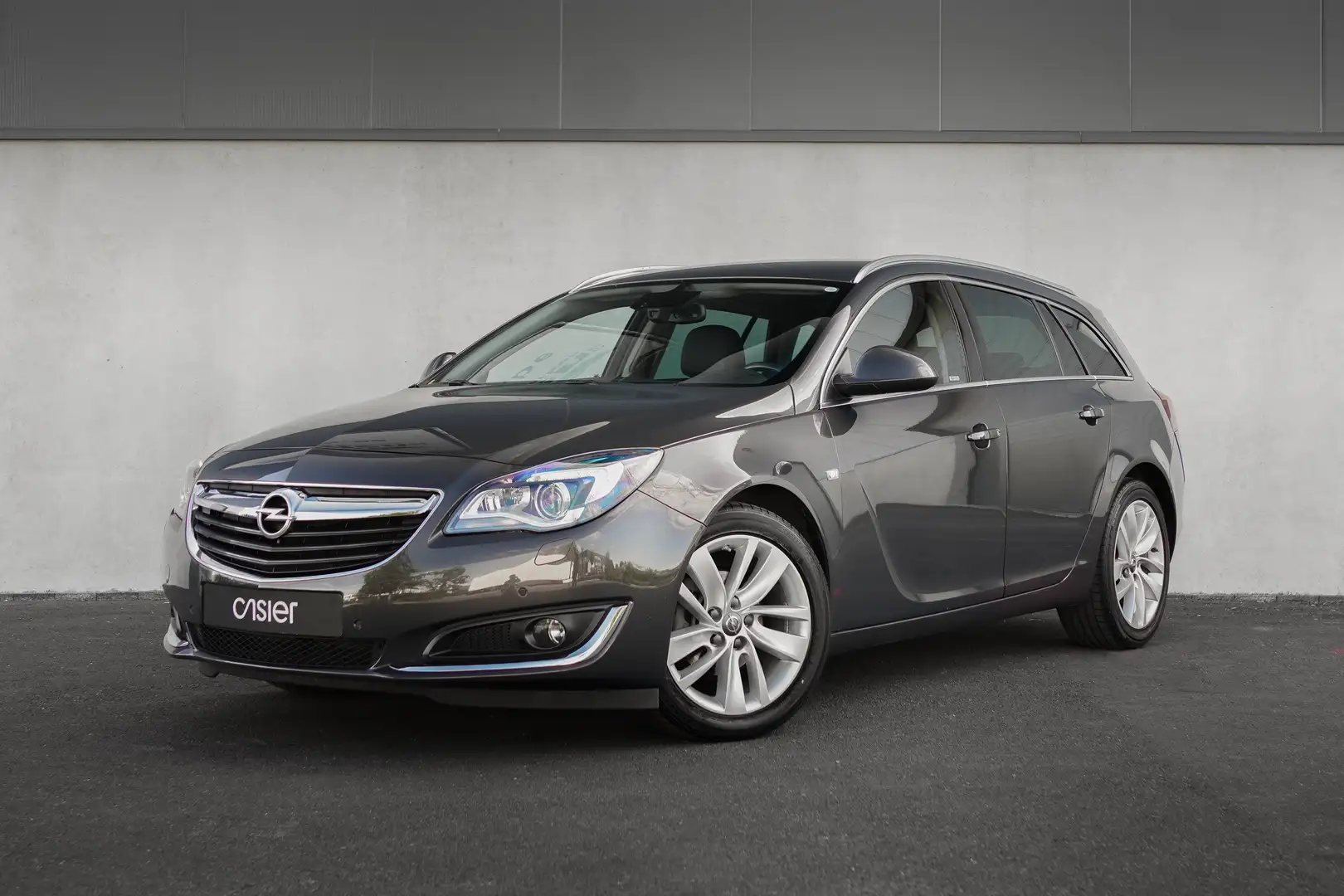 Opel Insignia 1.6 Sports Tourer l Leather l Camera l Blind Spot Grijs - 1