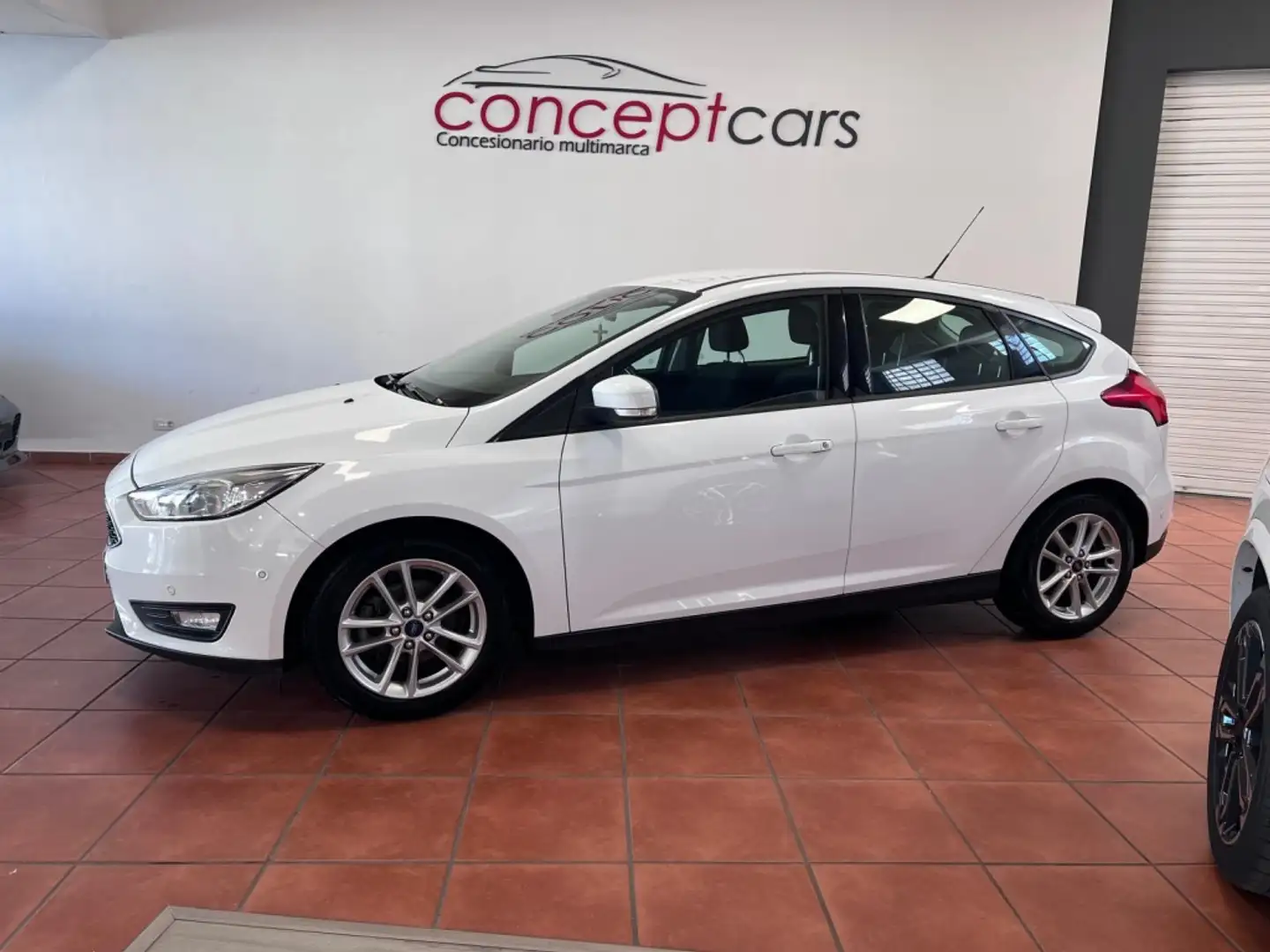 Ford Focus 1.0 Ecoboost Auto-S&S Trend+ 125 Blanco - 2