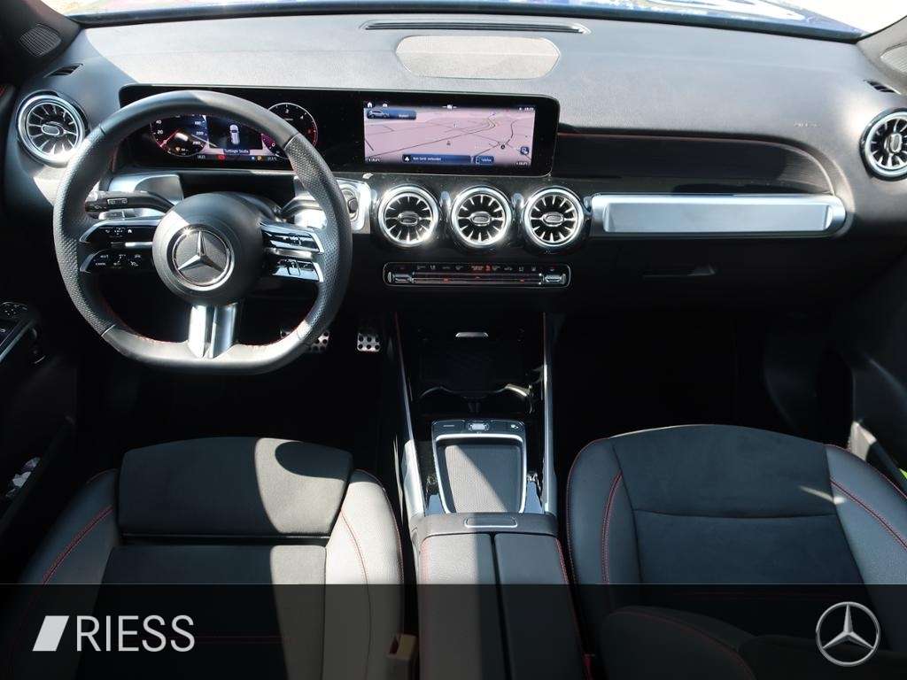 Mercedes-Benz GLB 220