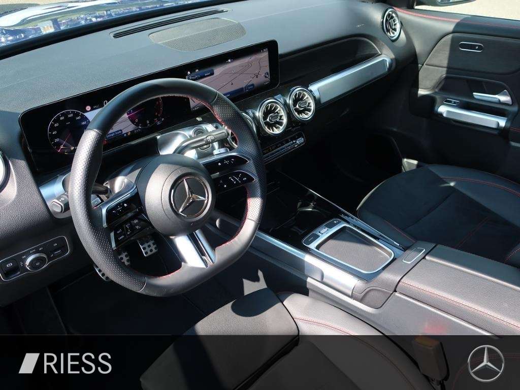 Mercedes-Benz GLB 220