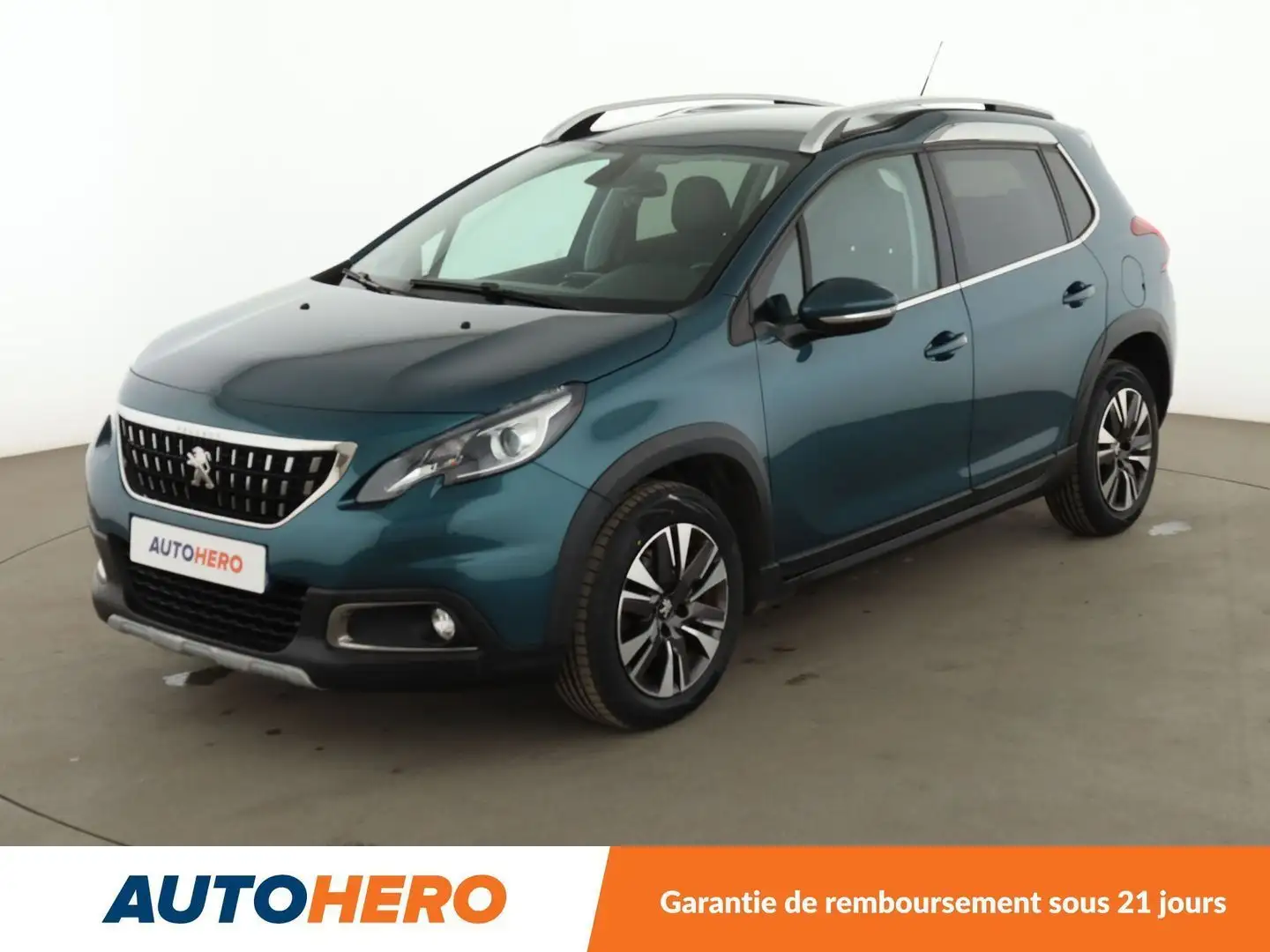 Peugeot 2008 1.2 PureTech Allure EAT6 Vert - 1