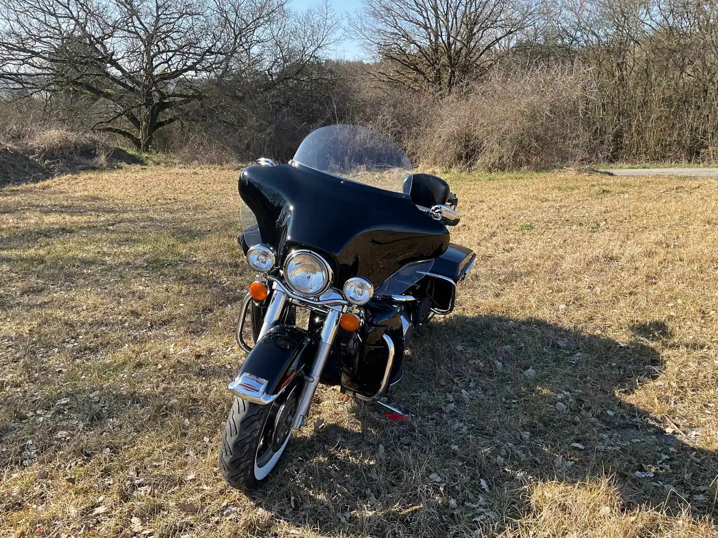 Harley-Davidson Electra Glide FLHT Black Noir - 1