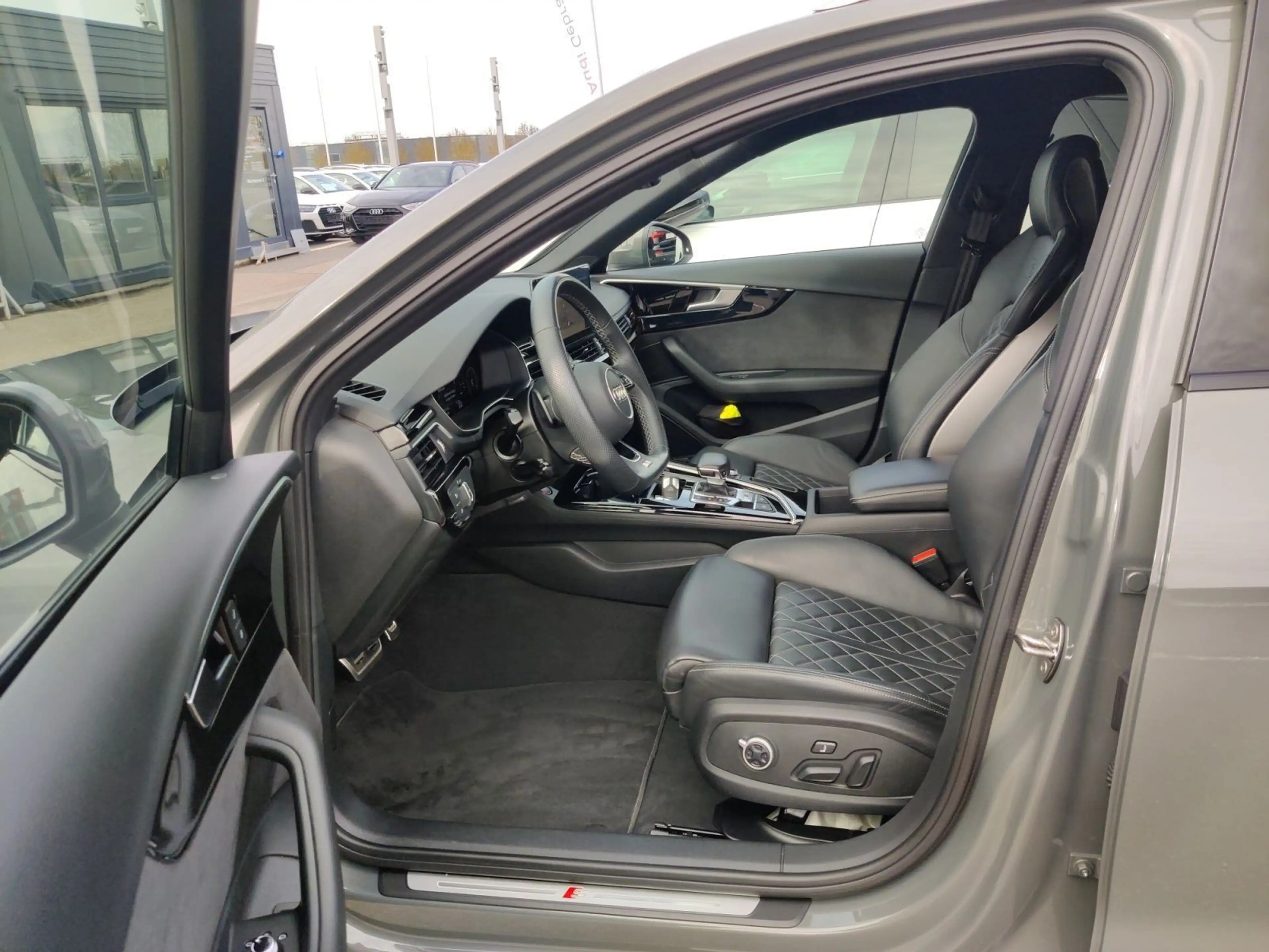 Audi S4 55 TDI q. Tiptr. AHK, S-Sportsitze, B&O — photo 11