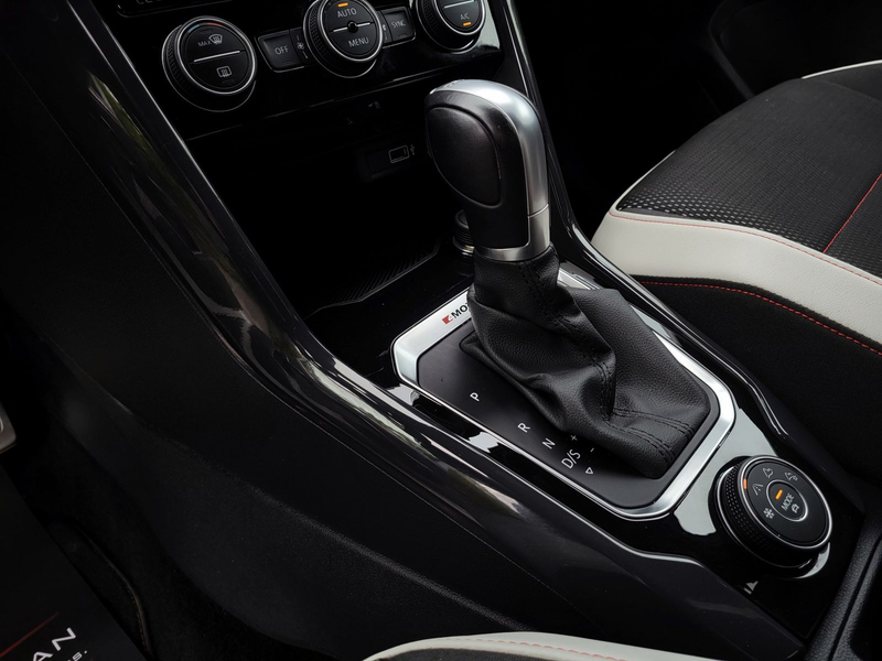 Volkswagen T-Roc 2.0 TDI Sport 4Motion AHK|ACC|LED|SHZ|18" — photo 13