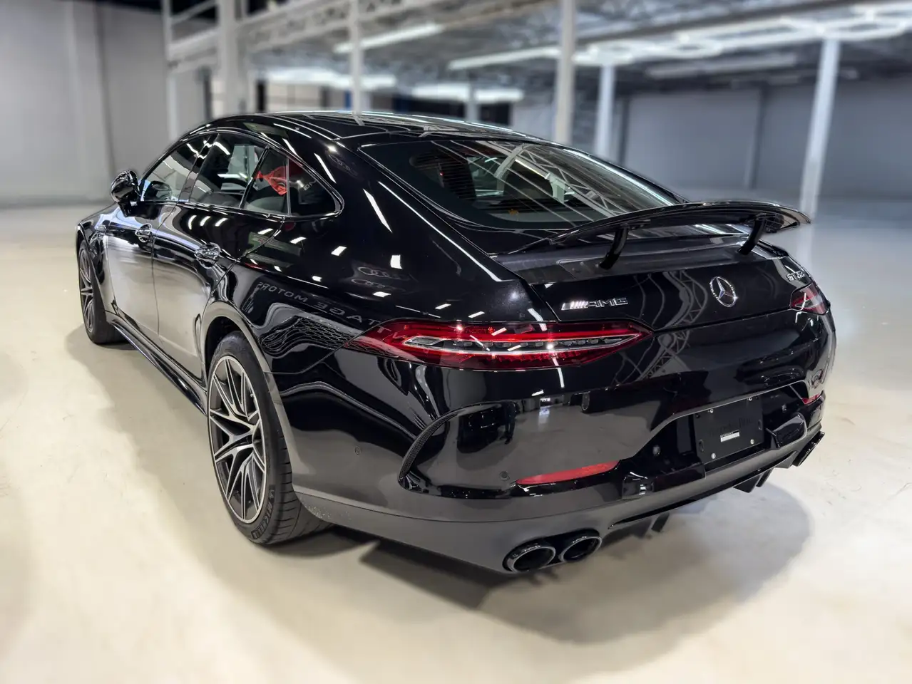 Mercedes-Benz AMG GT снимка Mercedes-Benz AMG GT