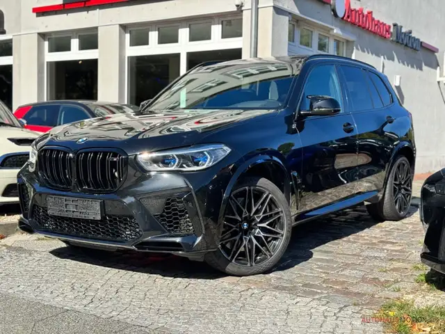 BMW X5 M view 2
