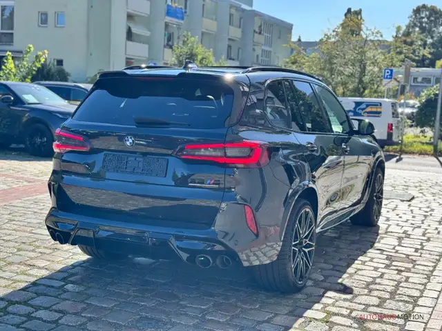 BMW X5 M view 5