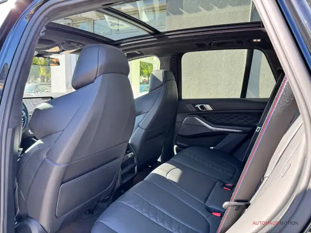 BMW X5 M view 11