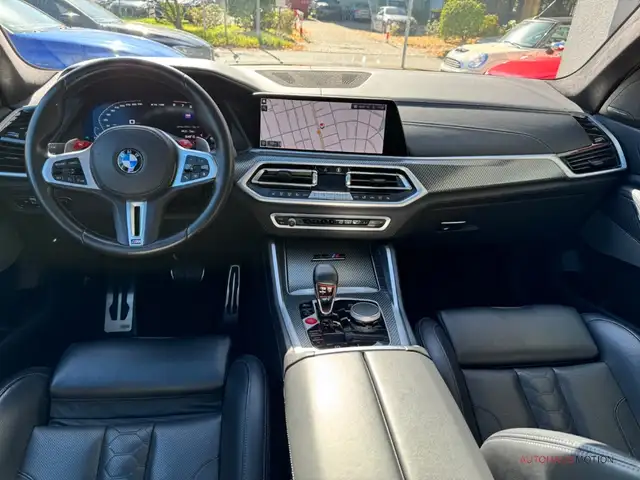 BMW X5 M view 12