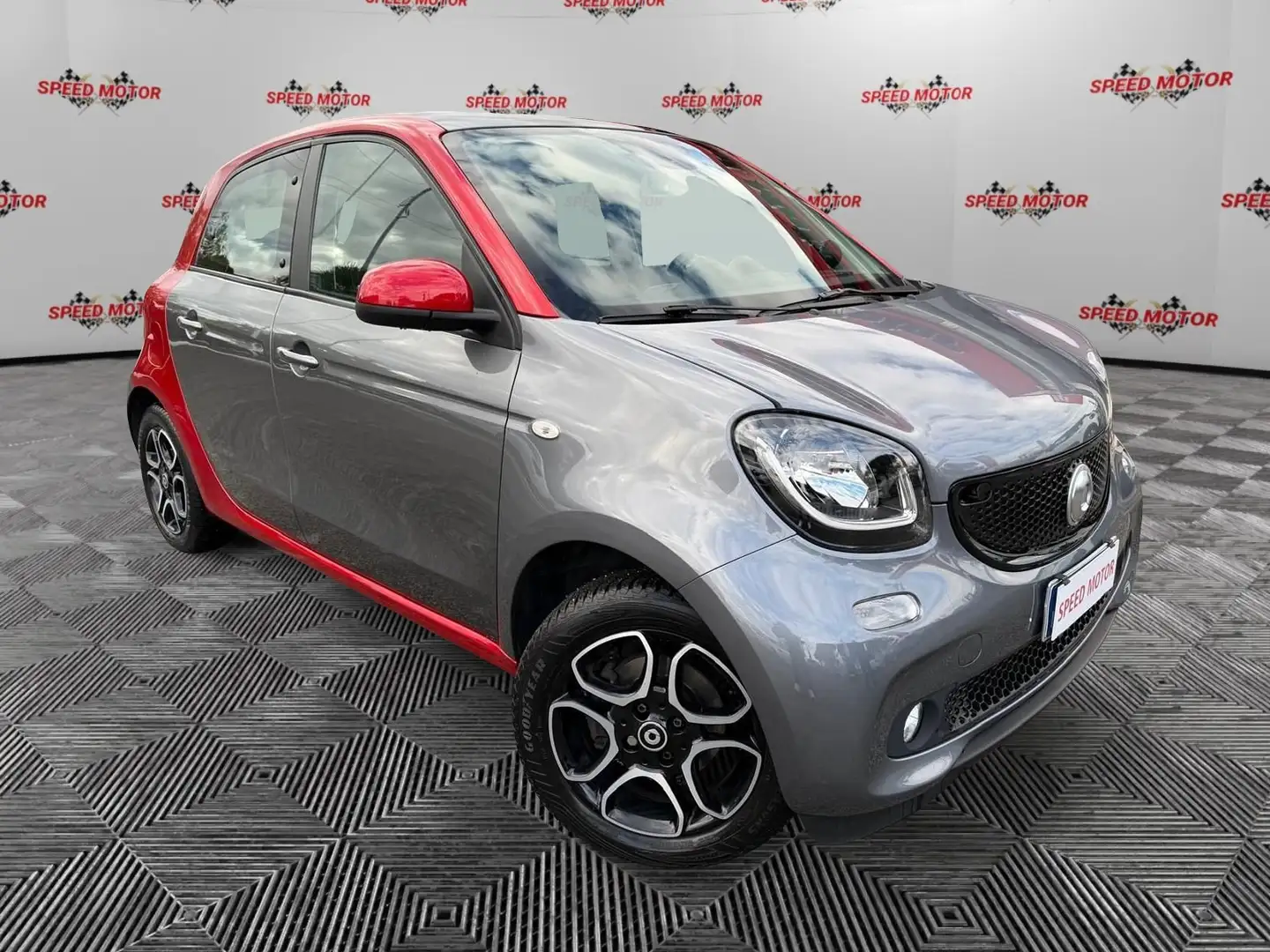 smart forFour forfour 90 Turbo twinamic Prime, PANO, LED, NAVI Grigio - 1
