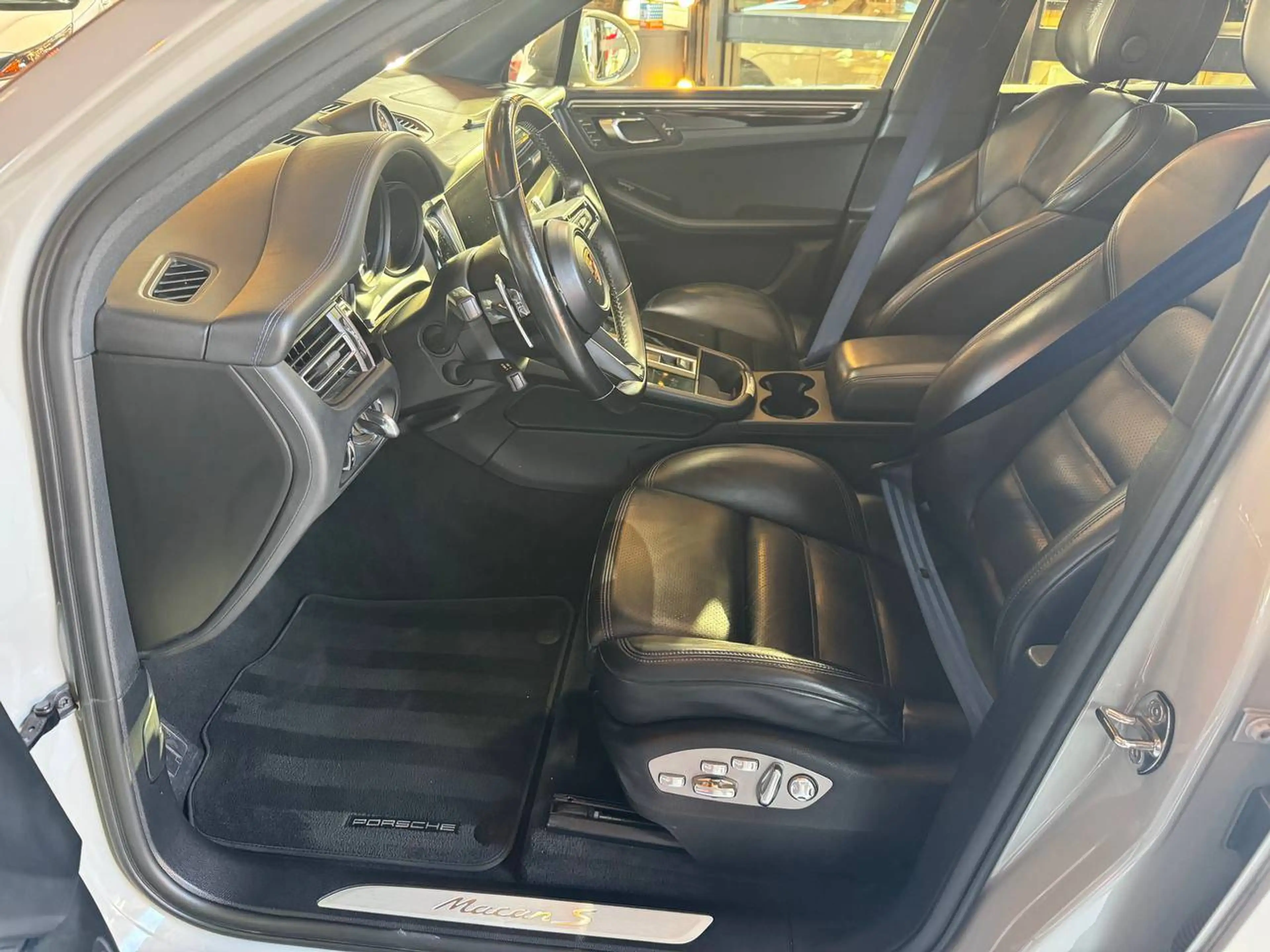 Porsche Macan Macan S 2.9 V6 BiTurbo *1ER PROP + CARNET + CAM 360** Dépôt-Vente — photo 15