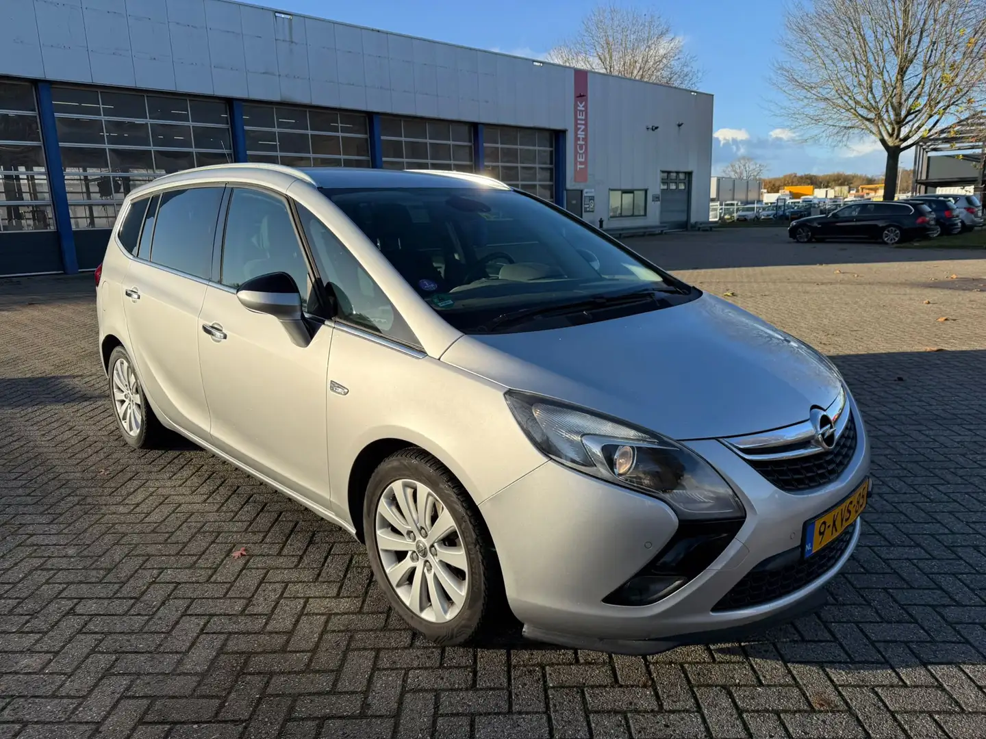 Opel Zafira Tourer 1.4 Cosmo 7p. Grijs - 2