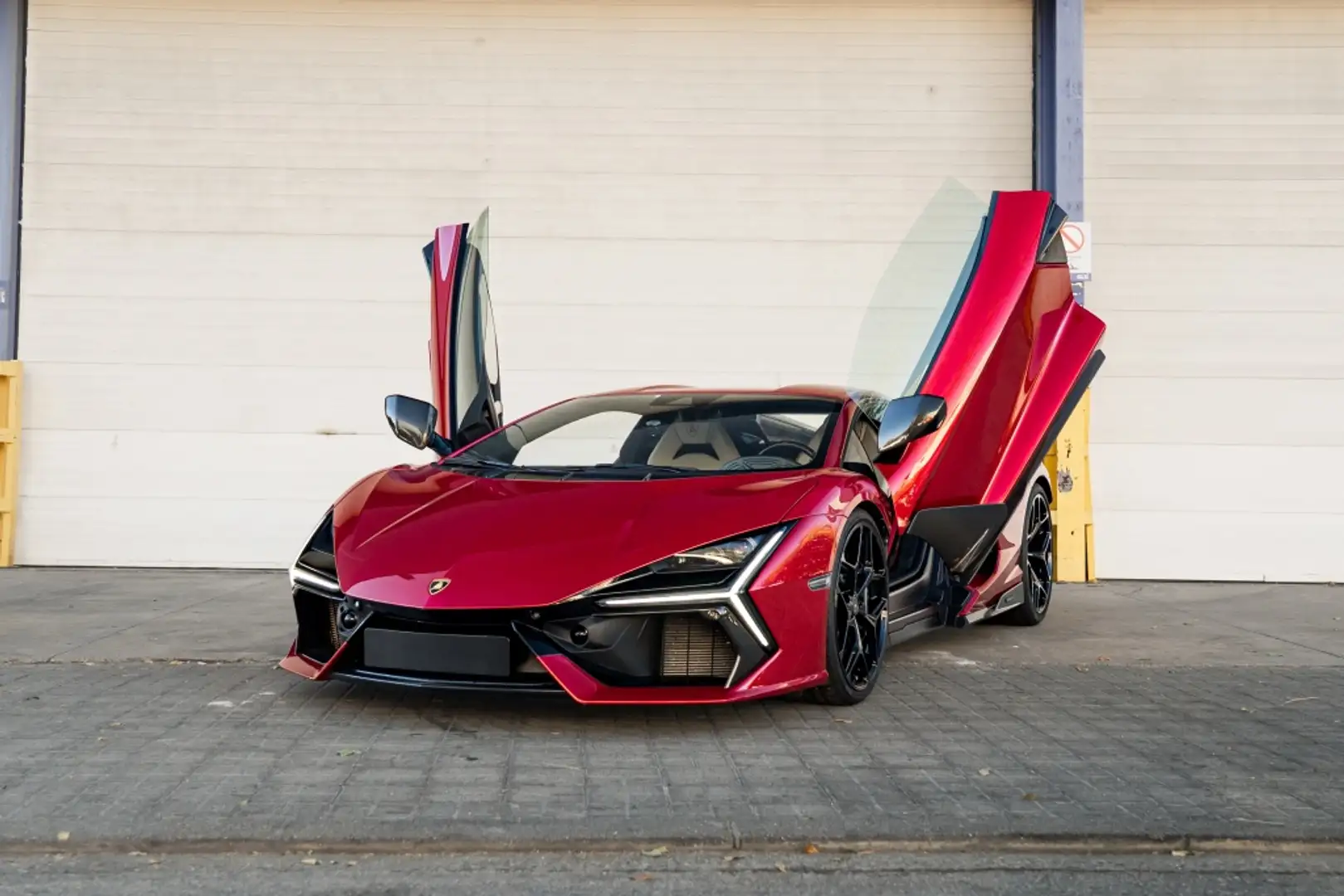 Lamborghini Revuelto Burdeos - 2