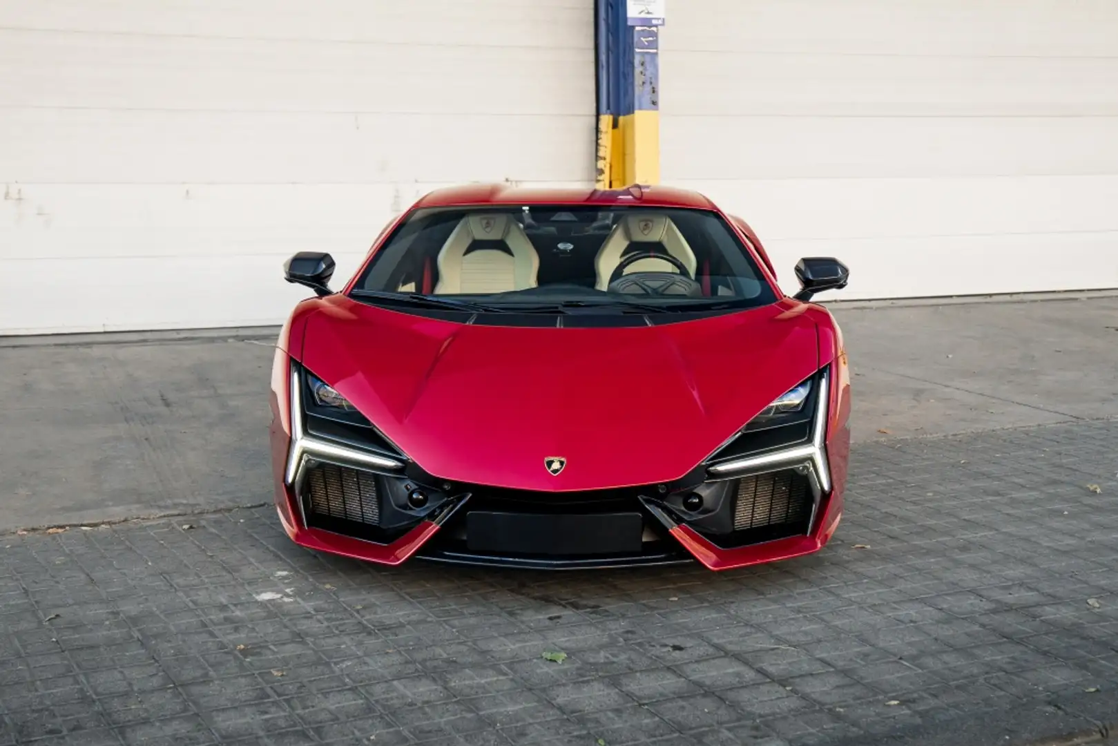 Lamborghini Revuelto Burdeos - 1