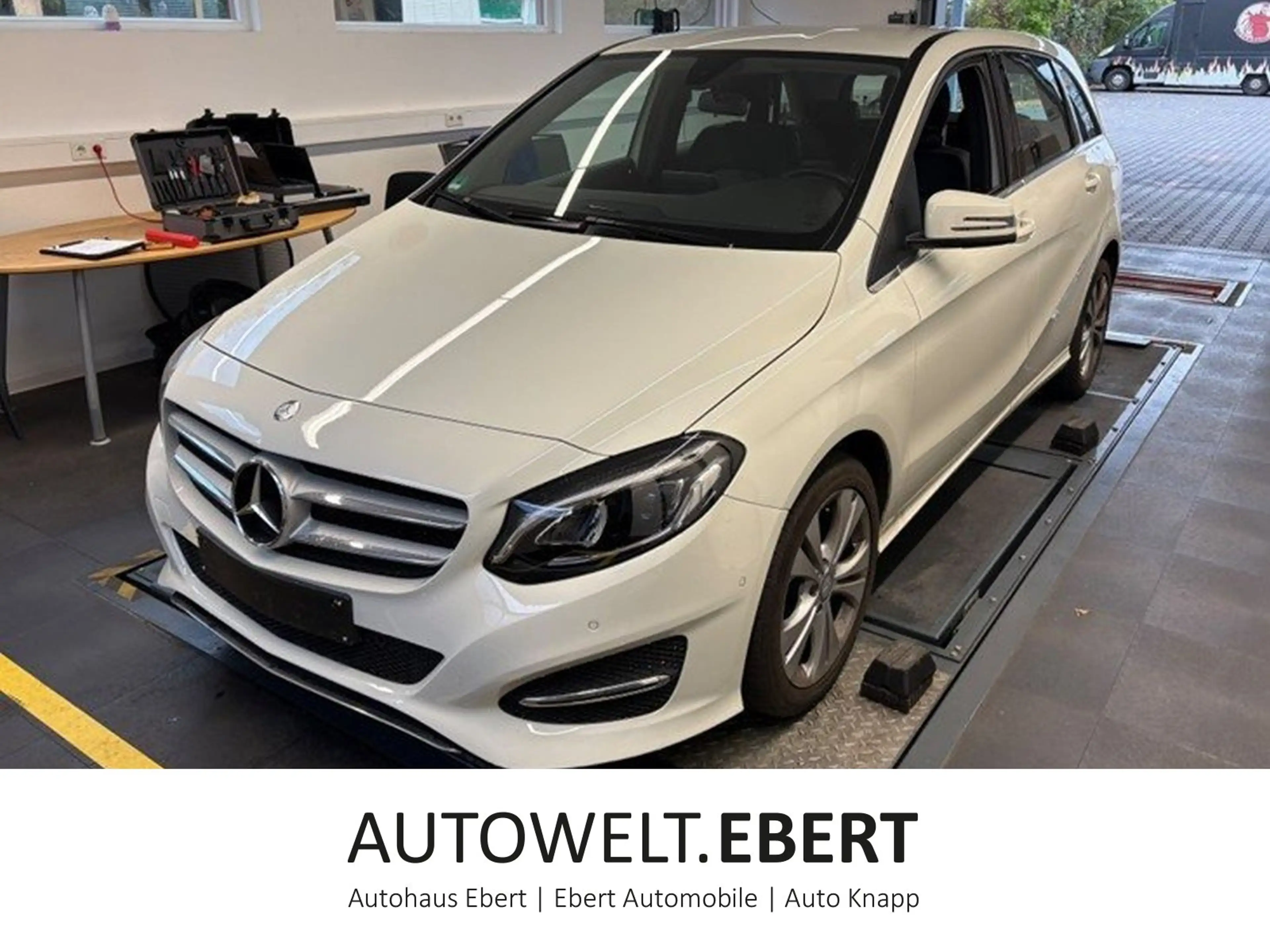 Mercedes-Benz B 220 4MATIC 7G/KAMERA/TEMPOMAT/LED/NAVI/SHZ/