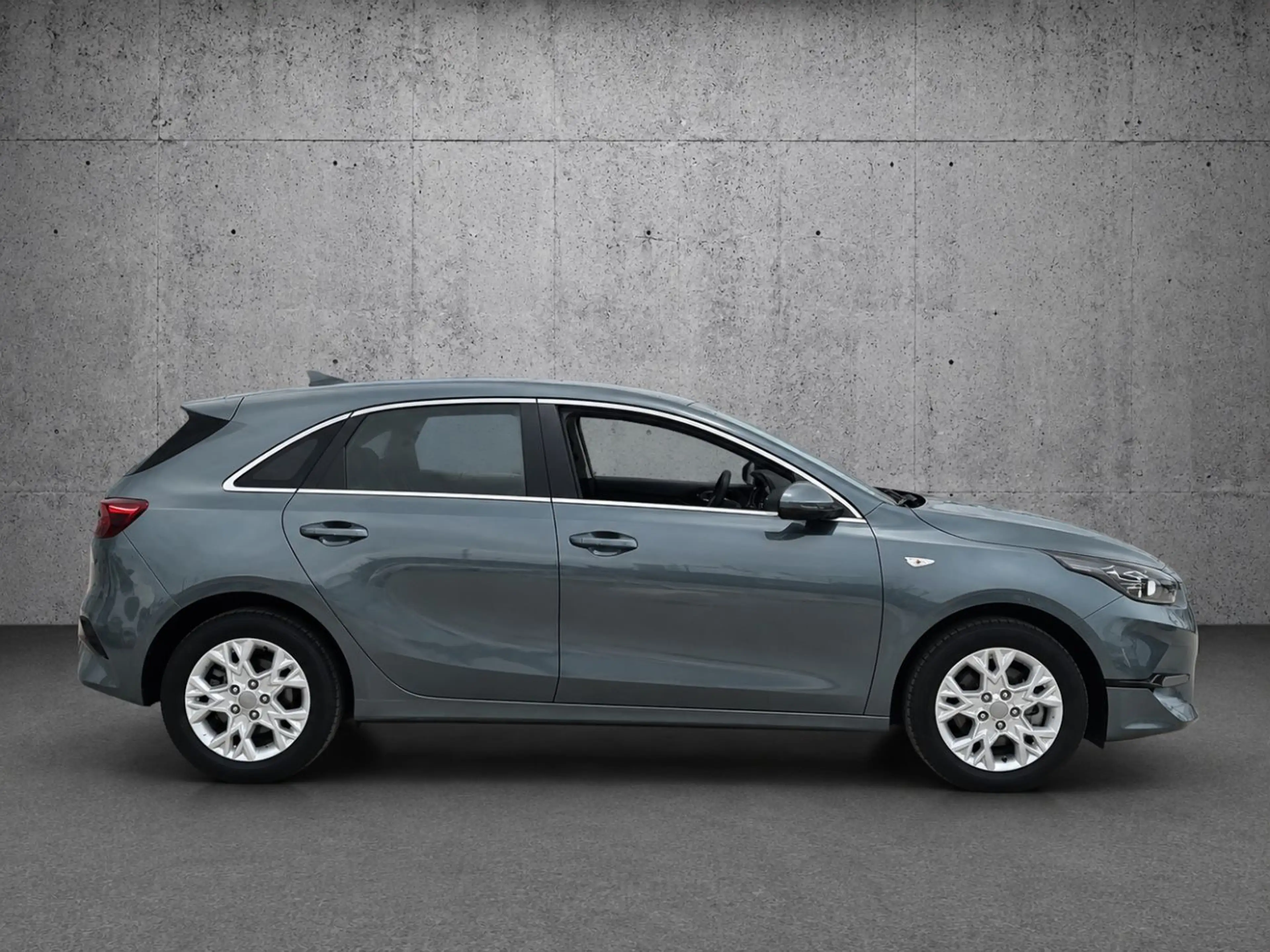 Kia Ceed / cee'd CEED 1.5T DCT VISION KOMF+ AHK NAVI KAMERA PDC — photo 4