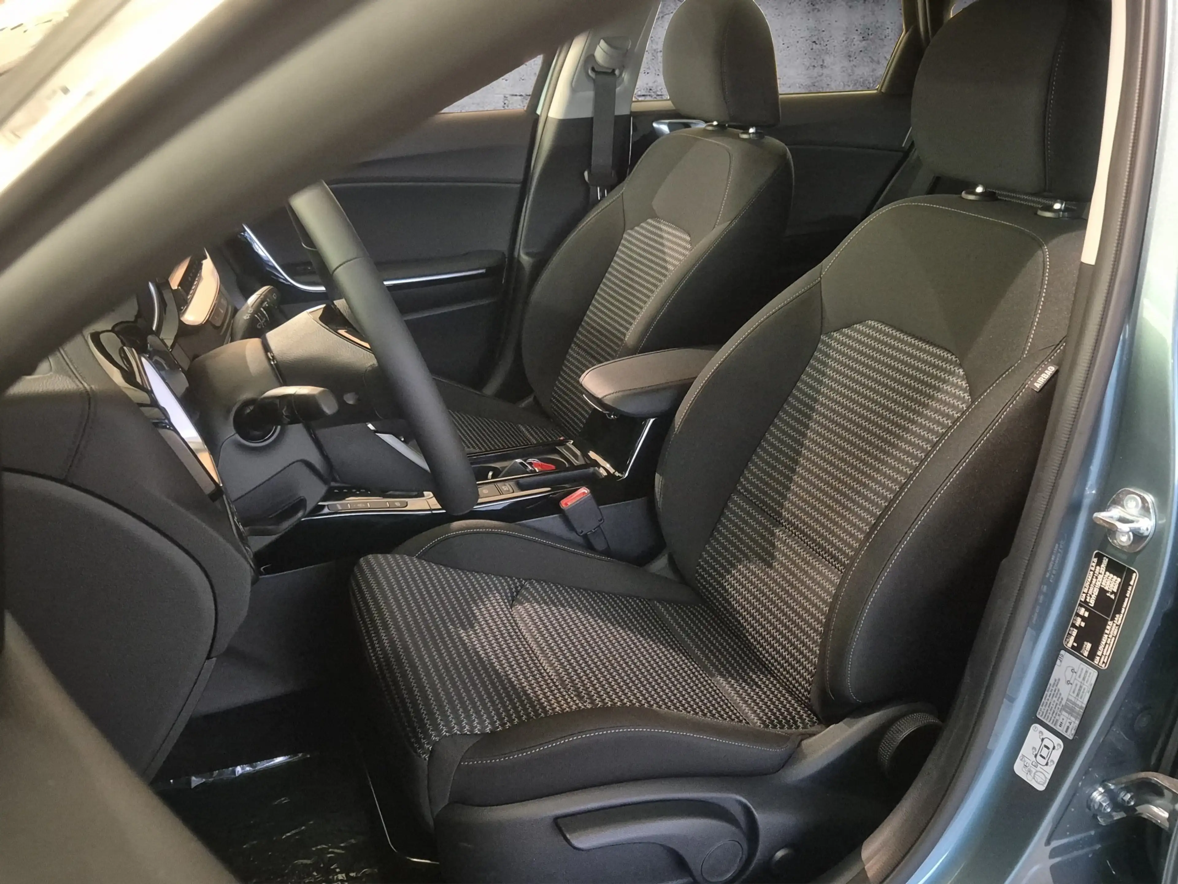 Kia Ceed / cee'd CEED 1.5T DCT VISION KOMF+ AHK NAVI KAMERA PDC — photo 6