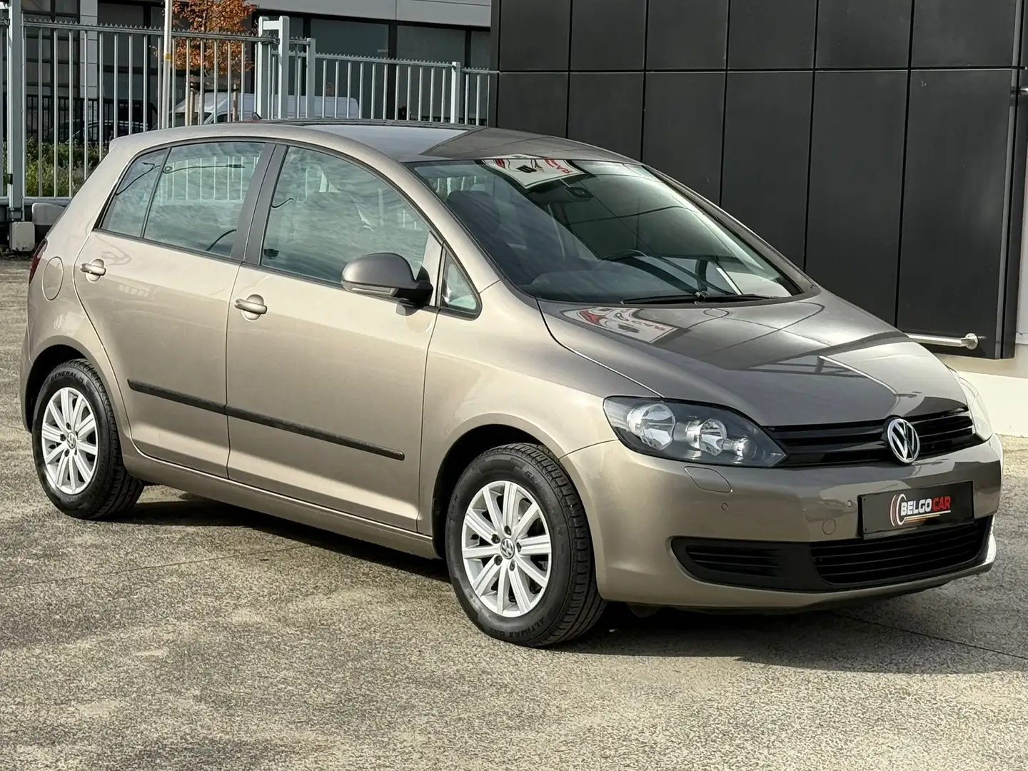 Volkswagen Golf Plus 1.4 ESSENCE - AIRCO- CONTRÔLE TECHNIQUE OK Beige - 1