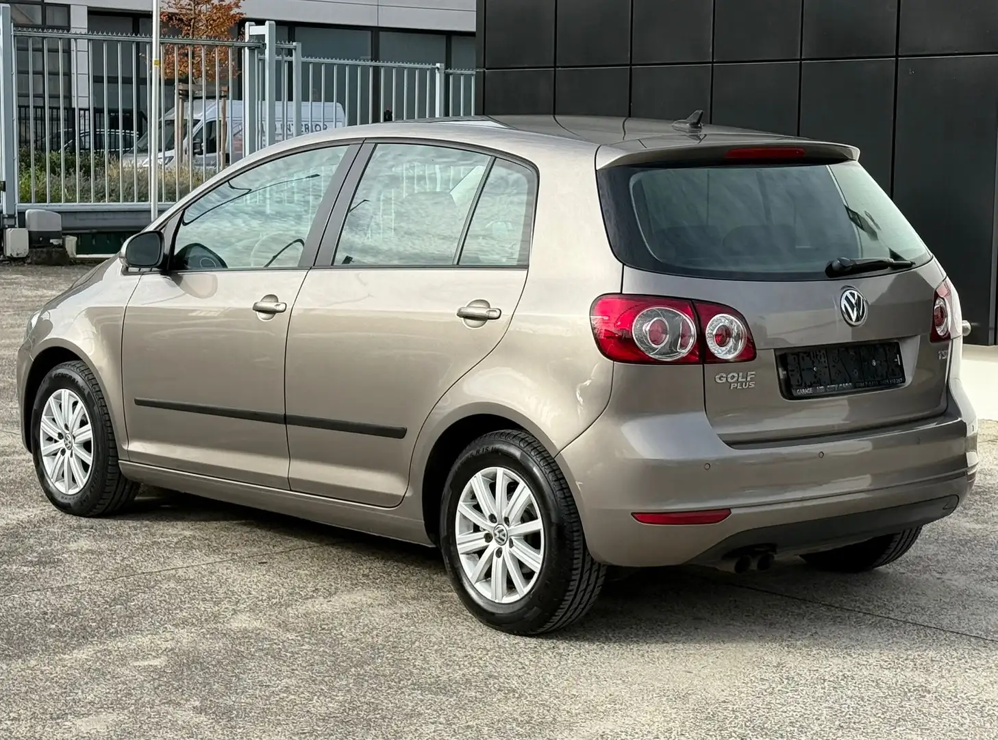 Volkswagen Golf Plus 1.4 ESSENCE - AIRCO- CONTRÔLE TECHNIQUE OK Beige - 2