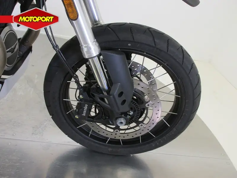 Moto Guzzi V 85 TT - foto 6