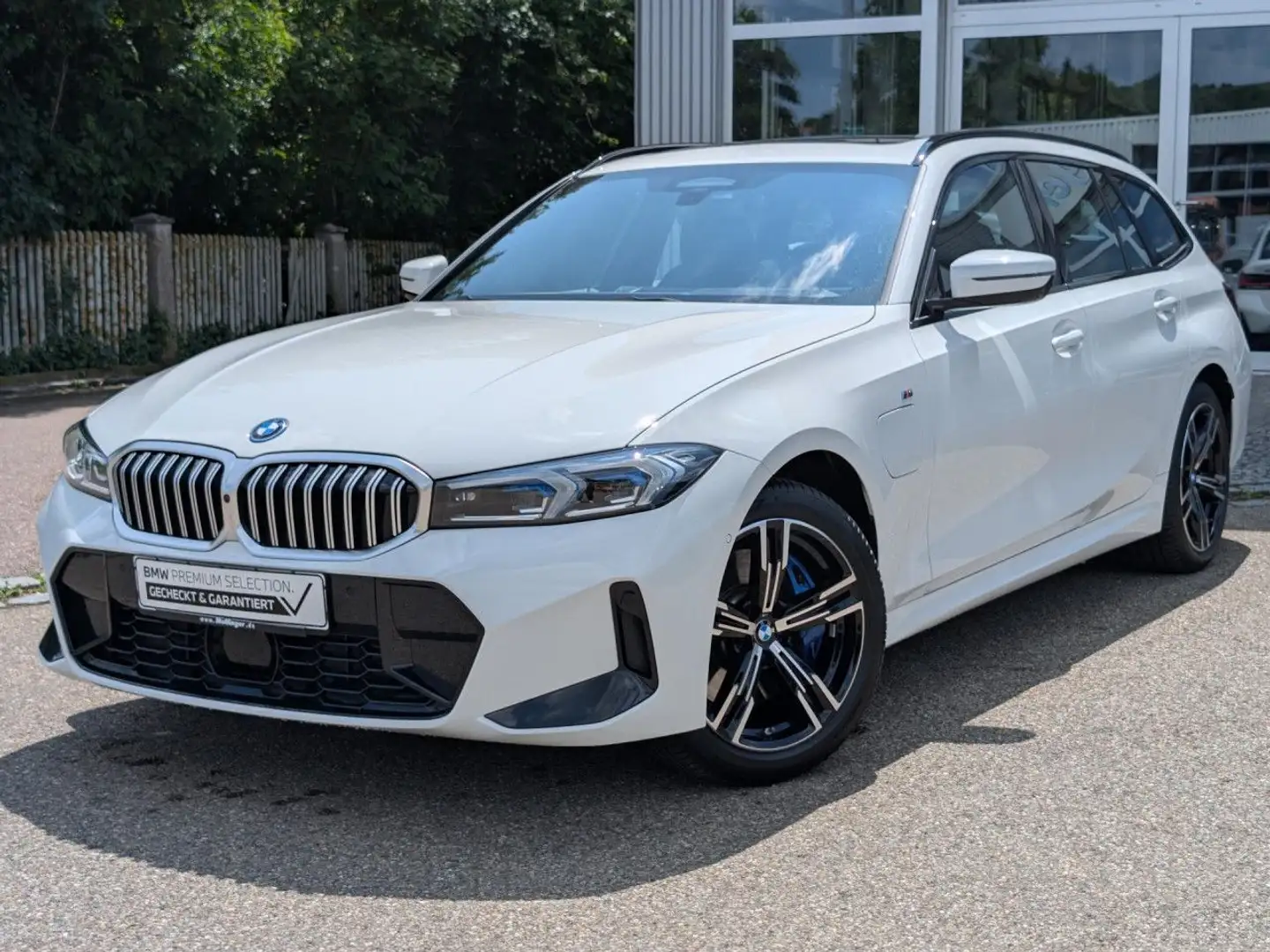 BMW 330 e T.xDr.FACELIFT ACC SurView PanoD.Leder AHK Blanco - 2