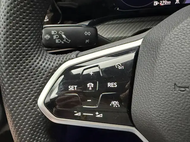 Volkswagen Golf view 10