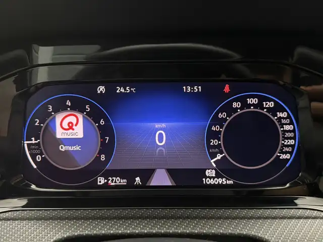 Volkswagen Golf view 9