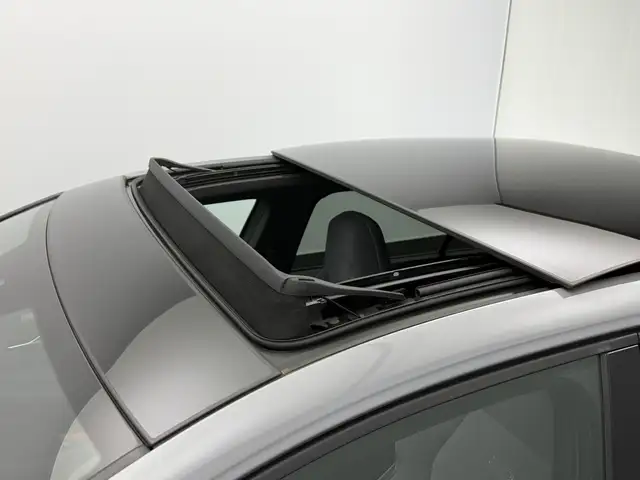 Volkswagen Golf view 4