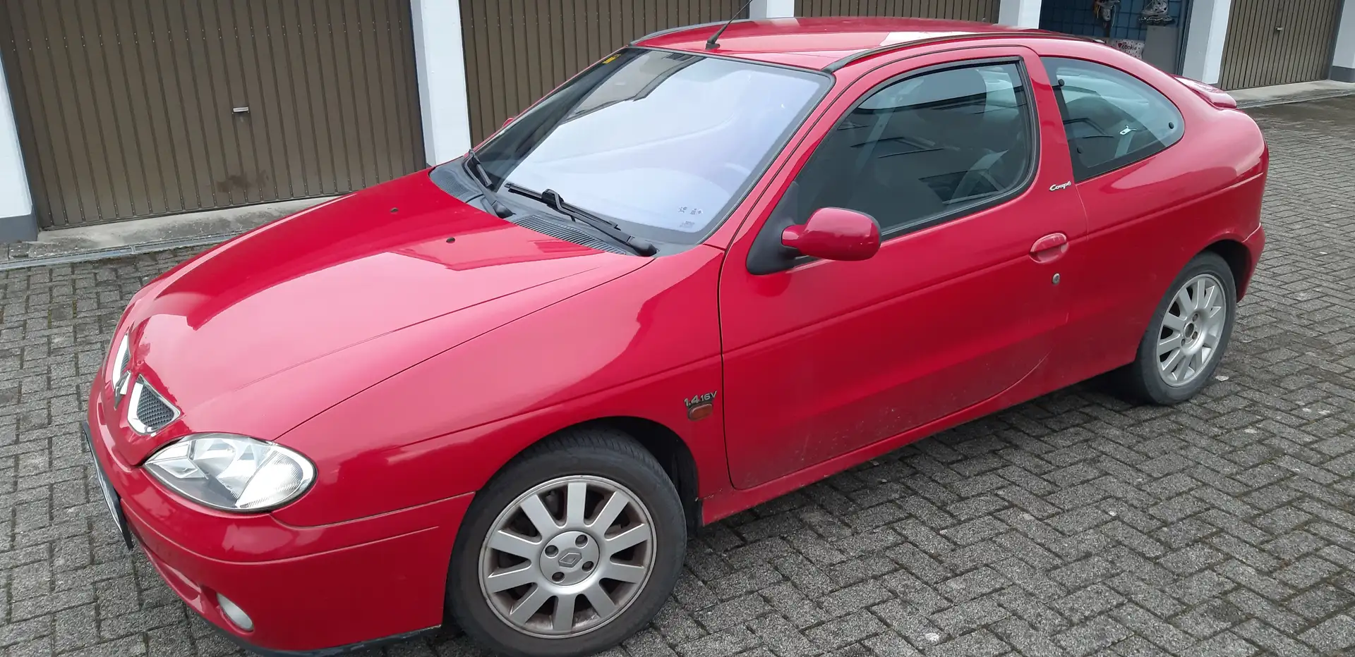Renault Megane Megane+Coupe+1.4+Expression Червоний - 1