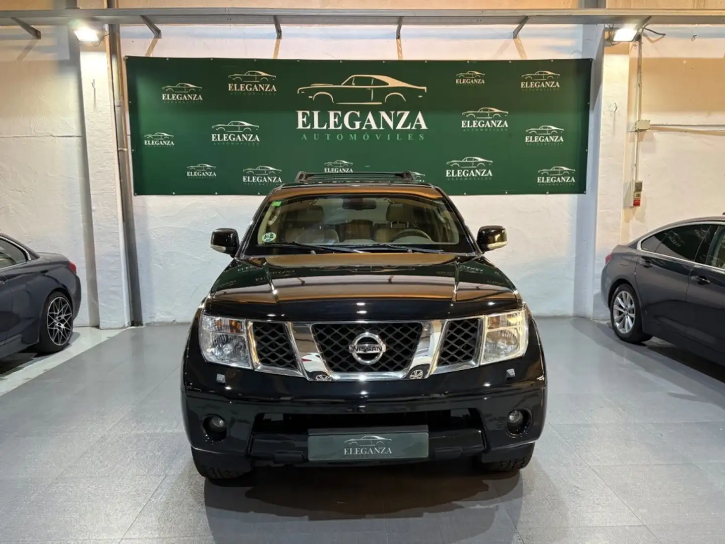 Nissan Pathfinder Todoterreno Automático de 5 Puertas Schwarz - 2