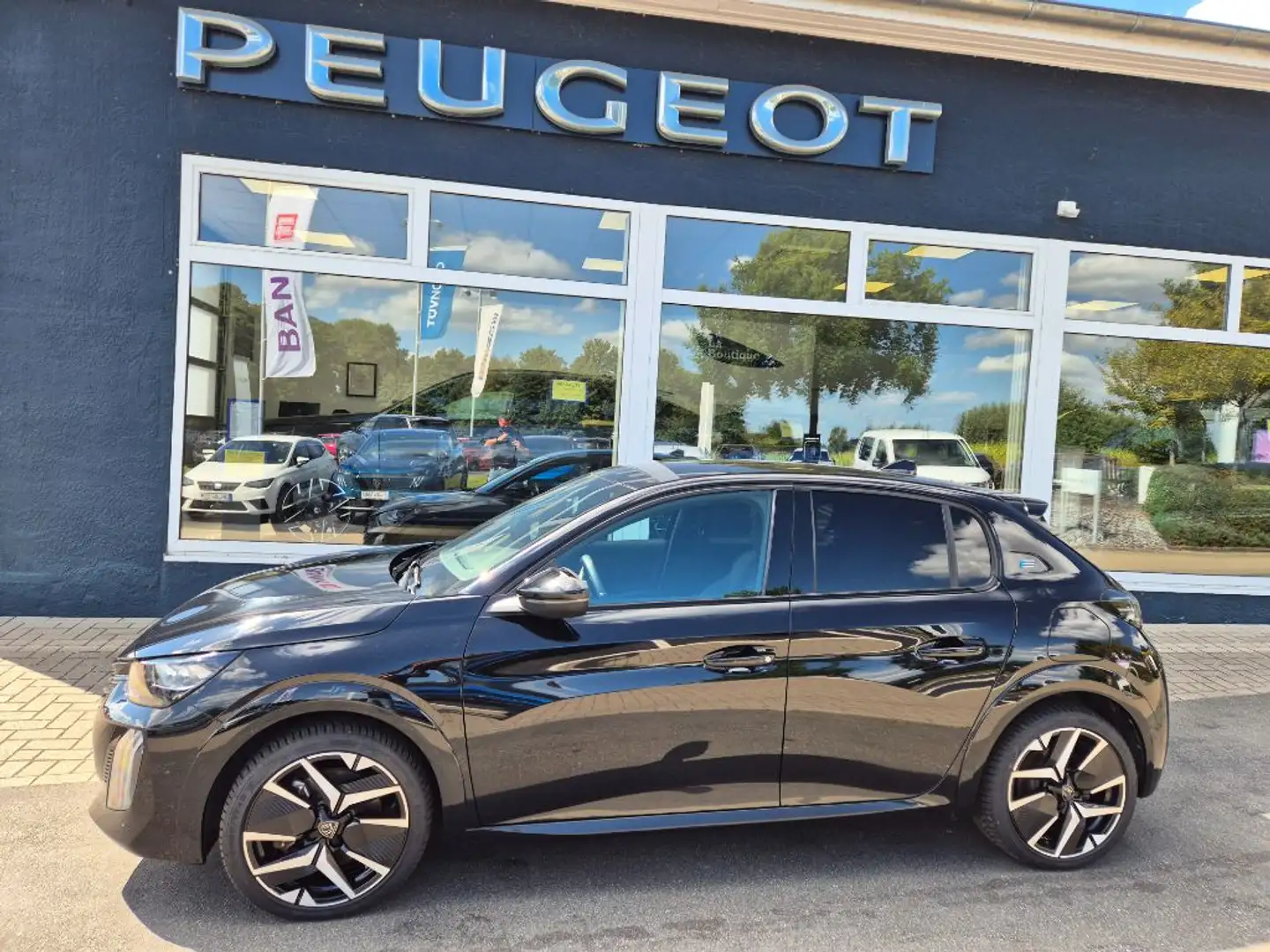 Peugeot 208 Elektro 136 ACC+FULL-LED+NAVI+360°CAM Schwarz - 1