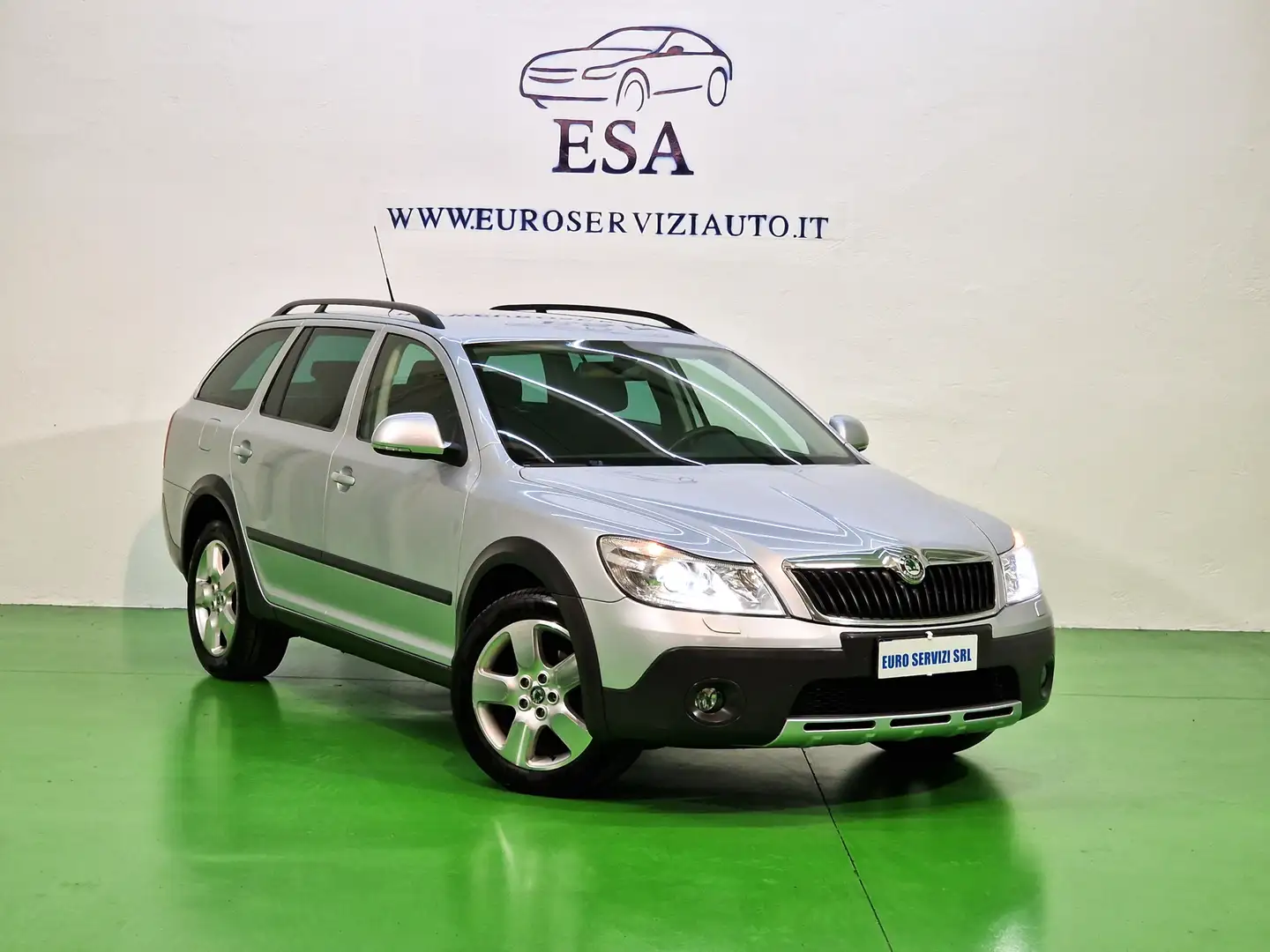 Skoda Octavia Octavia II Wagon Wagon 1.8 tsi Scout 4x4 Plateado - 1