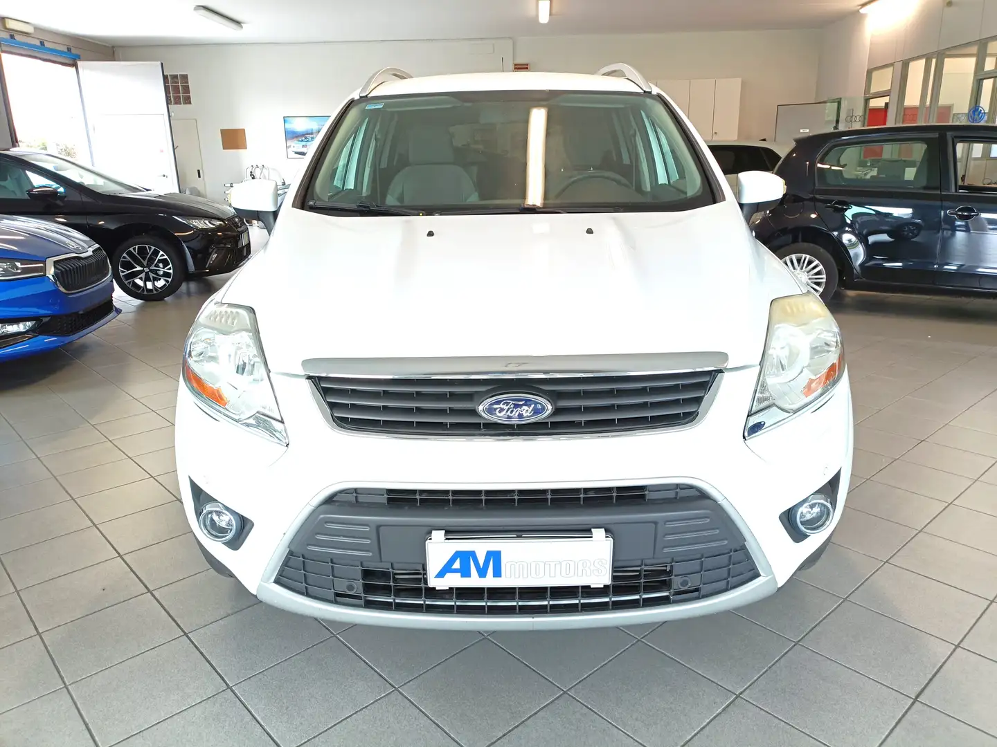 Ford Kuga KUGA  2.0 tdci + 2wd 140cv TITANIUM Bianco - 2