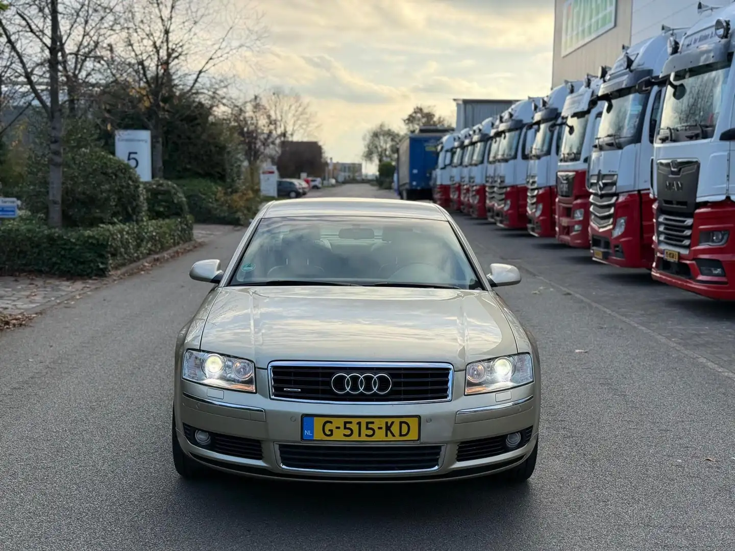 Audi A8 3.7 quattro Geel - 2