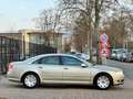 Audi A8 3.7 quattro|APK 09-12-2026|RIJD SCHAKELT PERFECT Geel - thumbnail 4