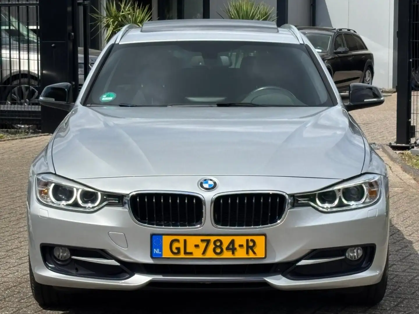 BMW 318 3-serie Touring 318D Aut Sportline 2015 Panodak Tr Grijs - 2