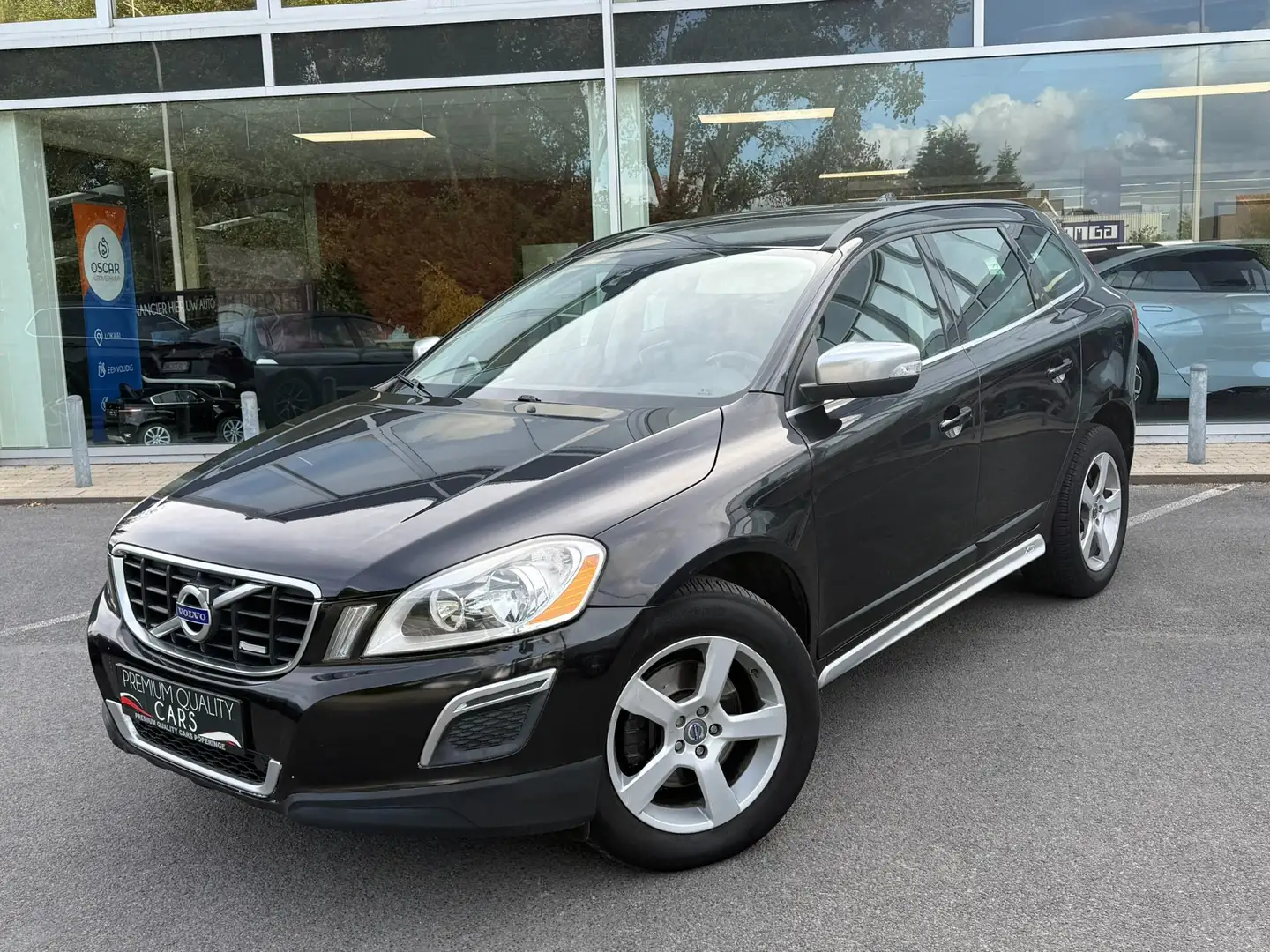 Volvo XC60 R DESIGN / NAVI / LEDER / CRUISECONTROL / AIRCO / Noir - 2