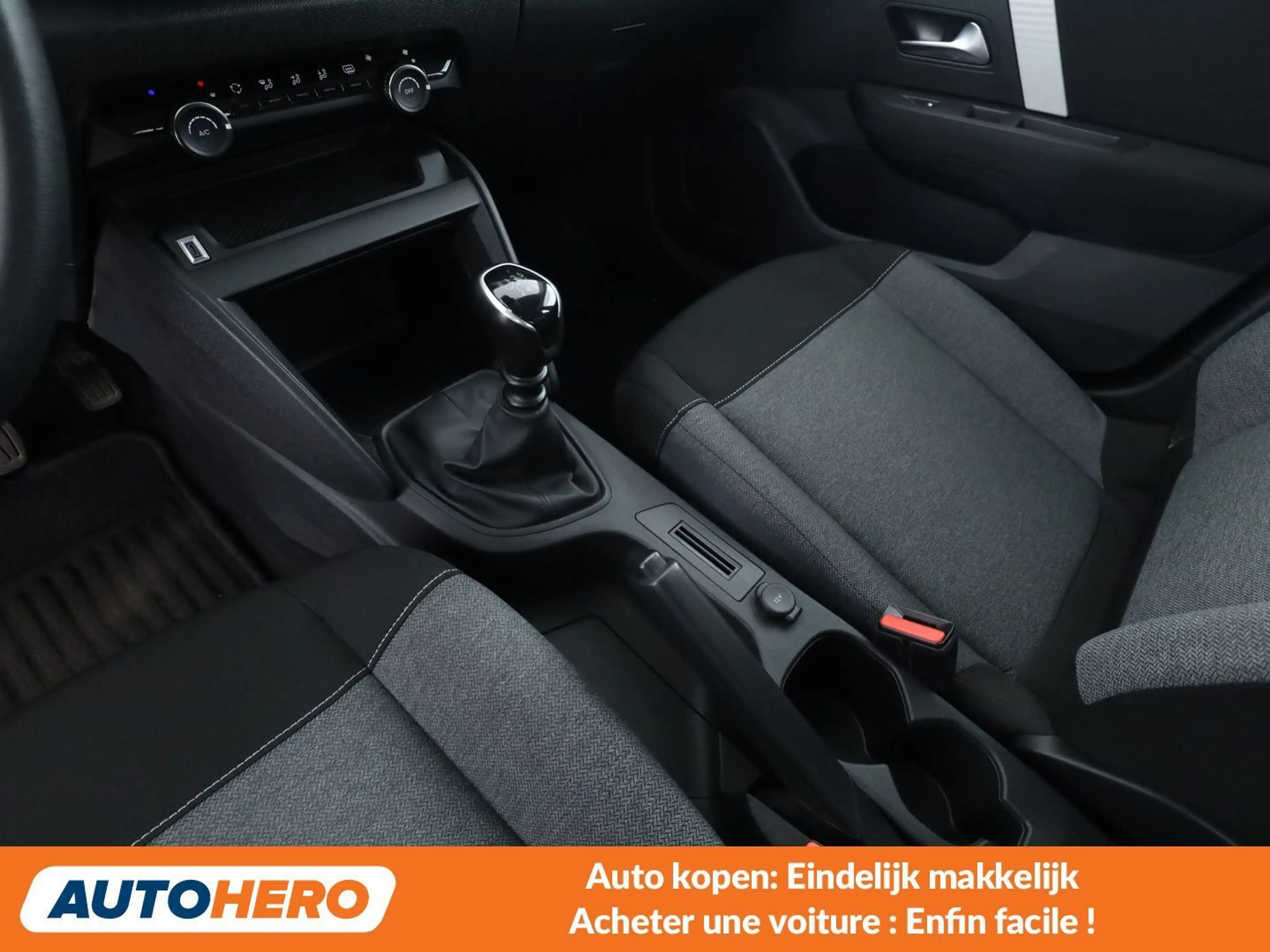 Citroen C4 1.2 PureTech Live Pack — photo 13