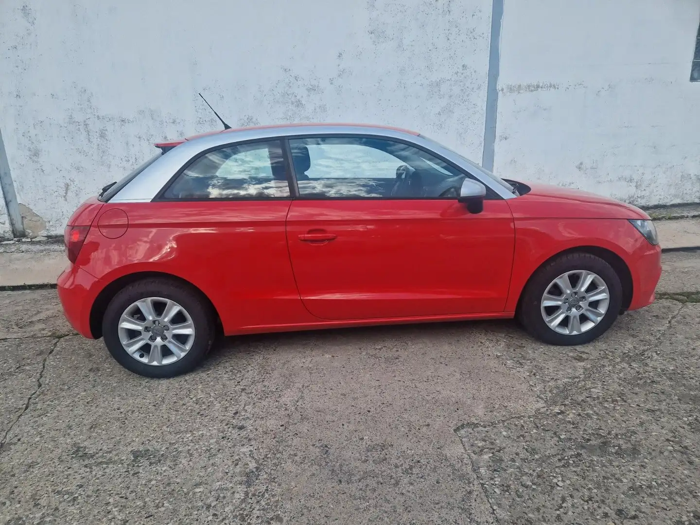 Audi A1 attraction Rot - 1